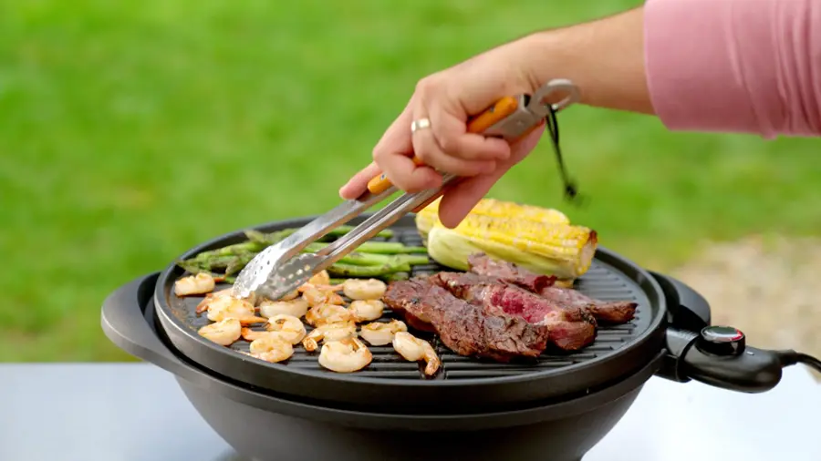 Alt View 38. Cuisinart - 2-in-1 Indoor/Outdoor Electric Grill - Red.
