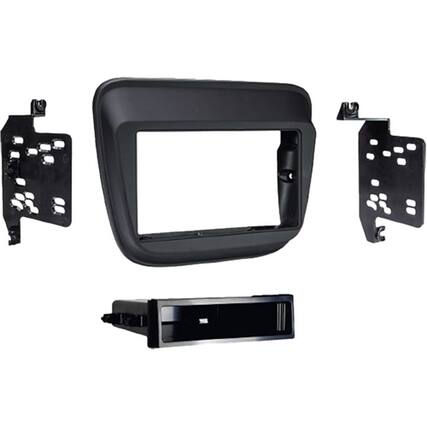 Front. Metra - Dash Kit for Select 2018-2023 Chevrolet Equinox DIN - Black.