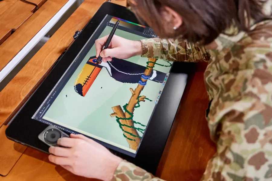 Alt View 16. Wacom - Cintiq Pro 24 – 23.6” 4K Creative Pen Display - Black.