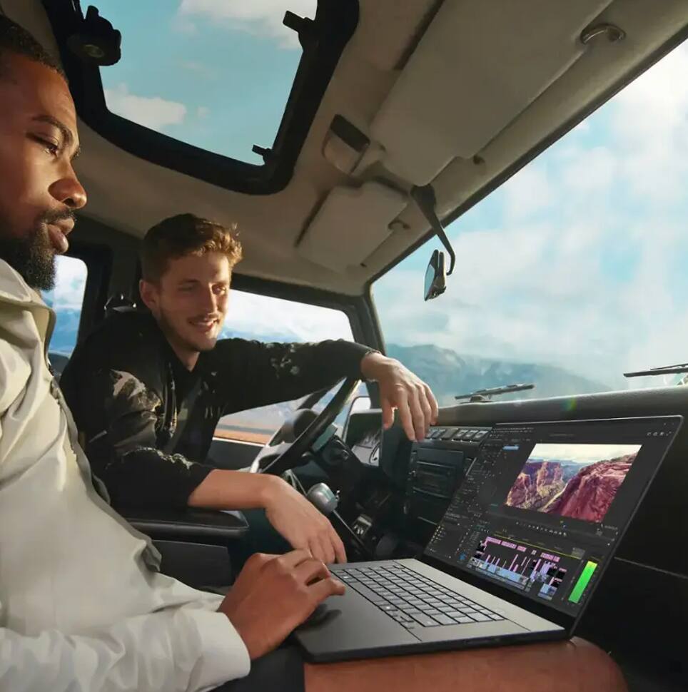 Alt View 9. ASUS - ASUS ProArt P16 Laptop 16.0 4K (AMD Ryzen AI 9 370, 32GB LPDDR5X, 2TB PCIe SSD, Win 11 Pro) w/USB Hub - Nano Black.