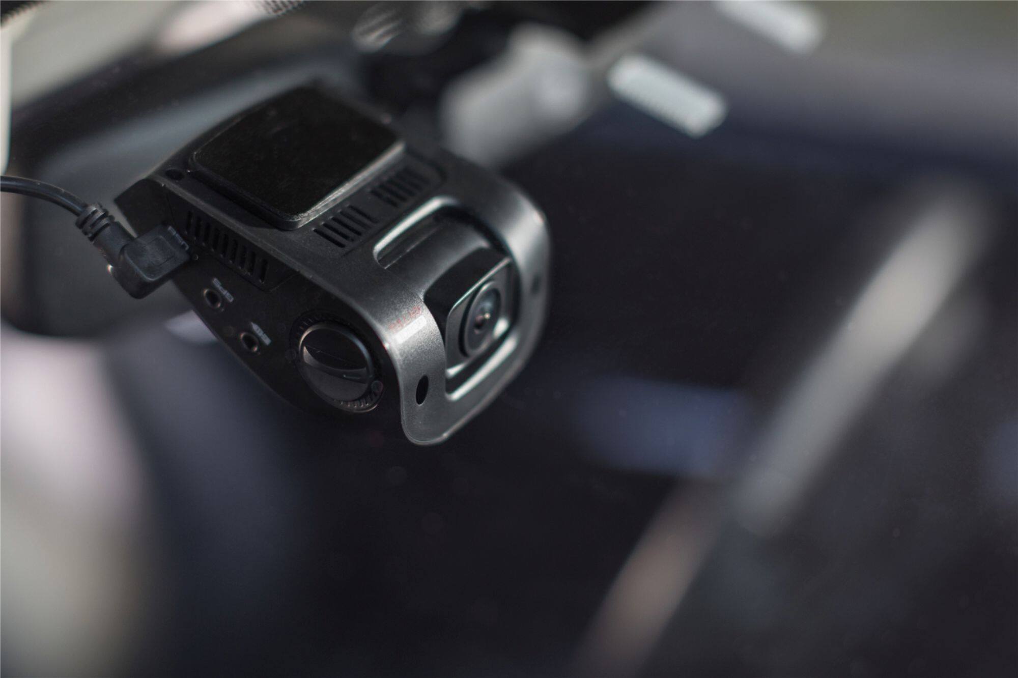 Alt View 16. Rexing - V1P Dual Dash Camera - Black.