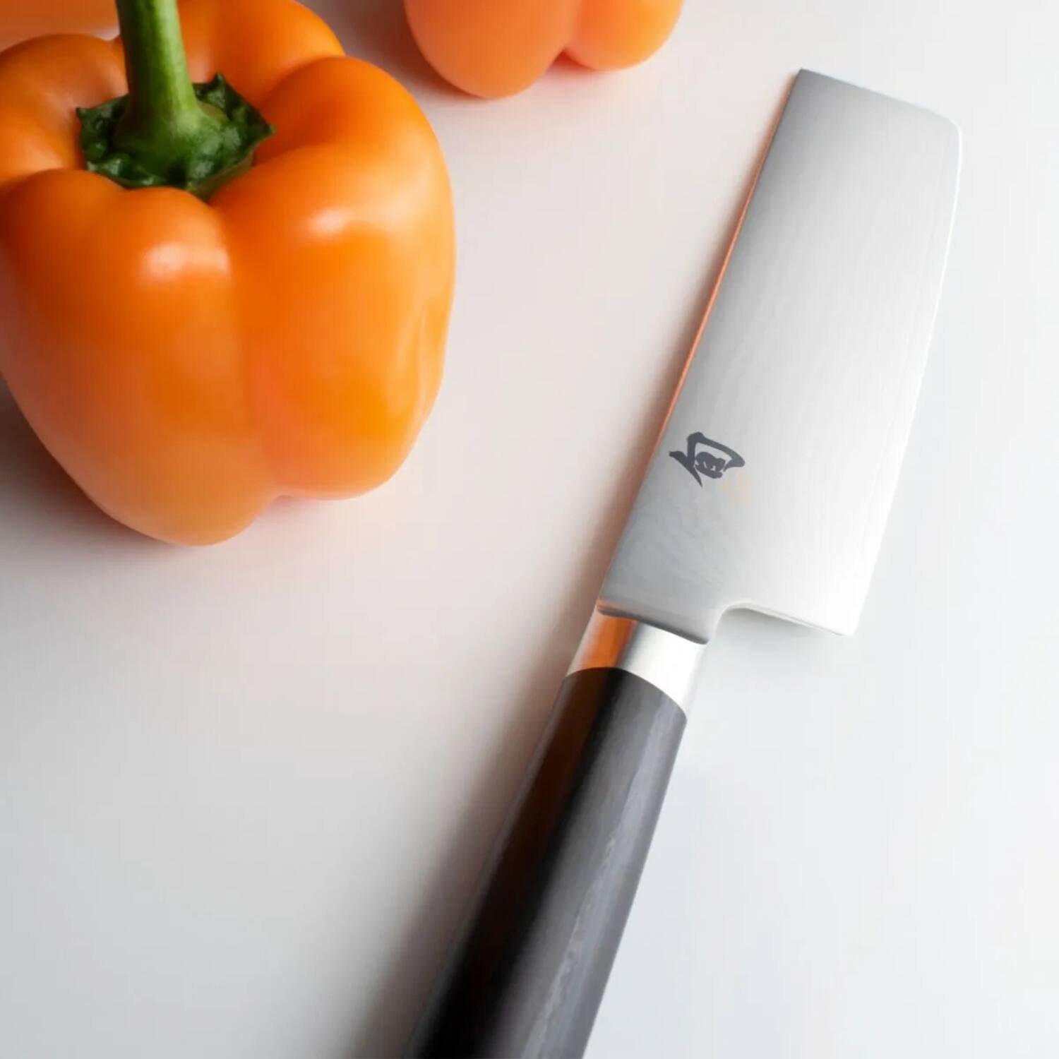 Angle. Shun - Classic Nakiri Knife, 6.5 Inch.