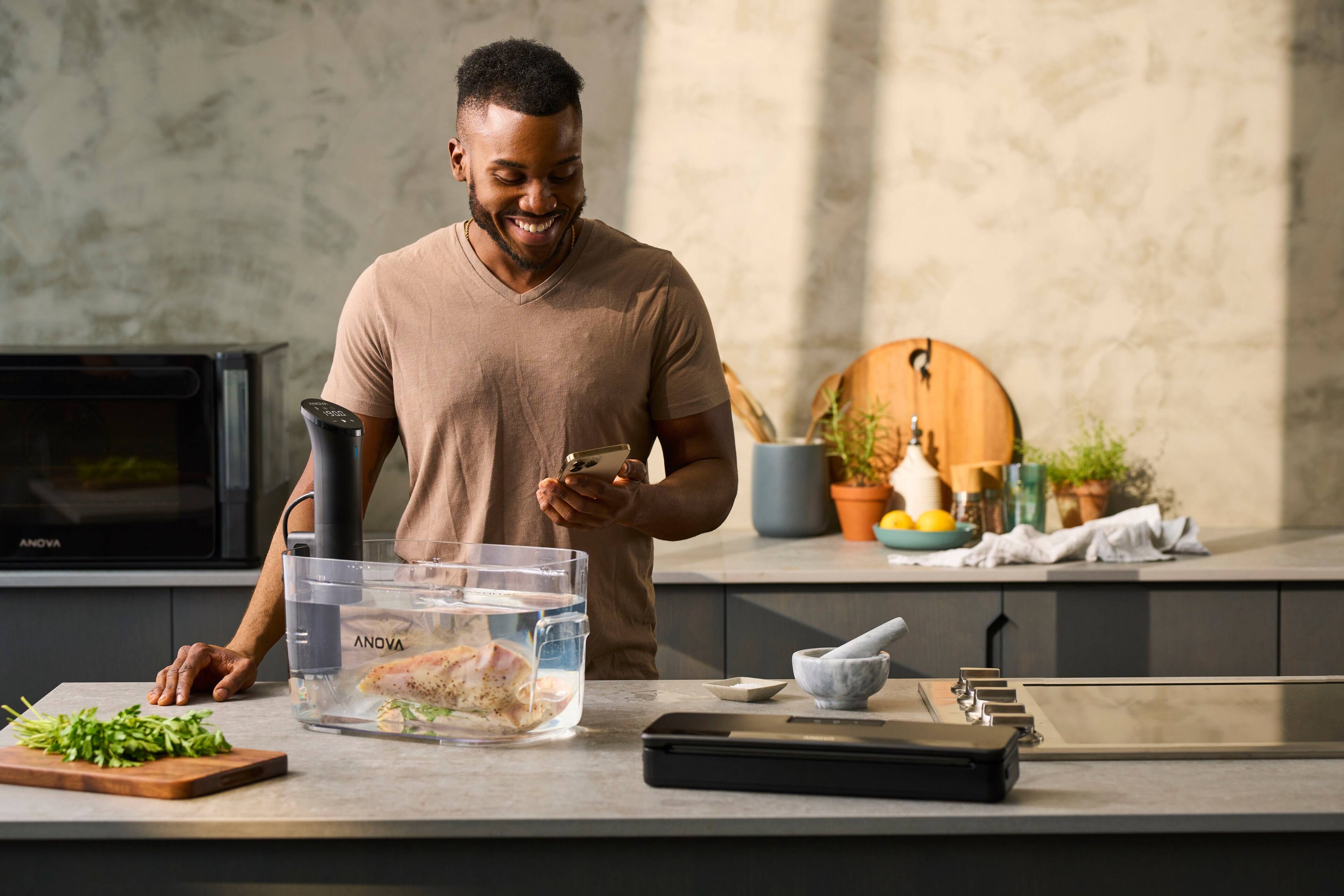 Alt View 20. Anova - Precision Cooker Nano.