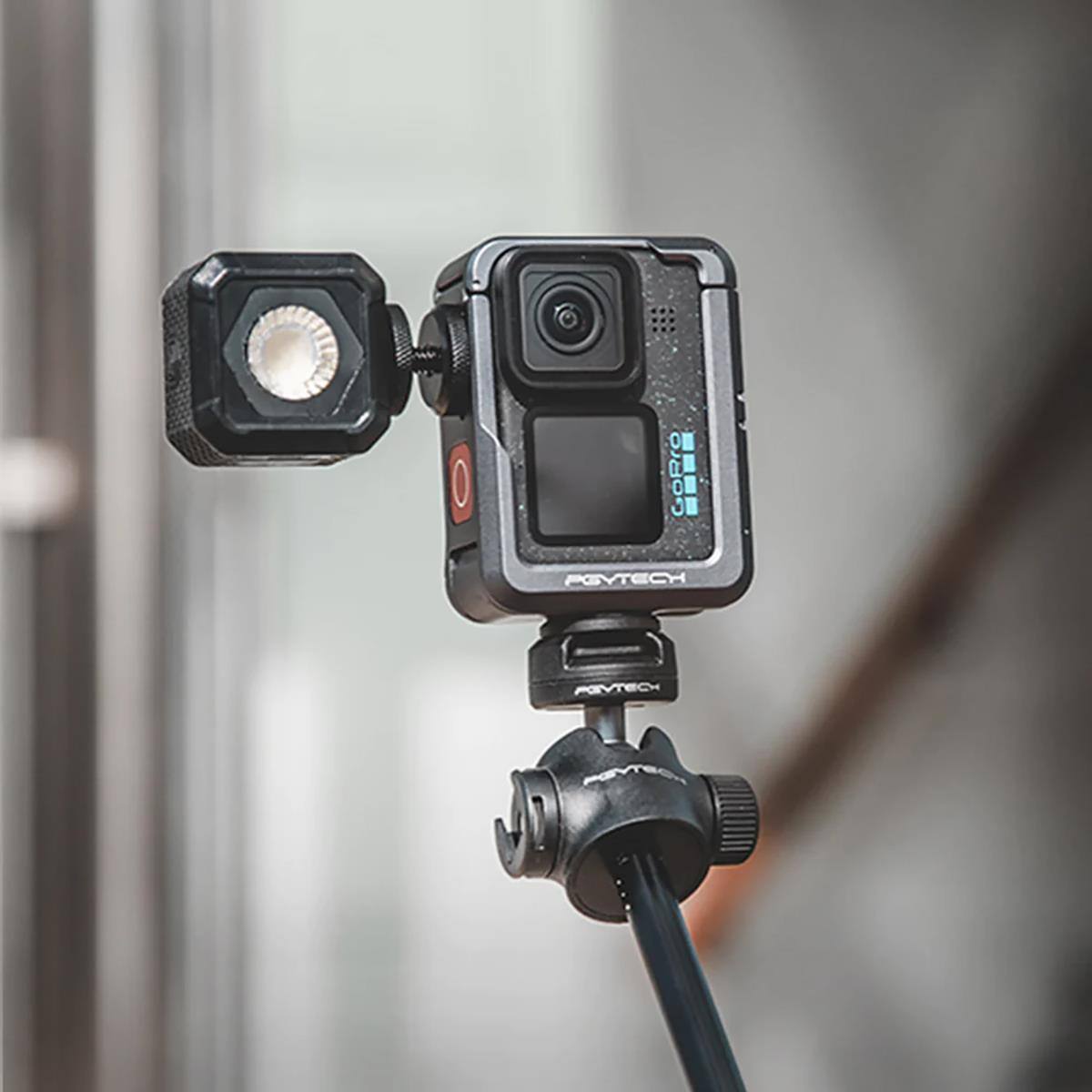 GoPro  
PGYTECH  
FEVTECH