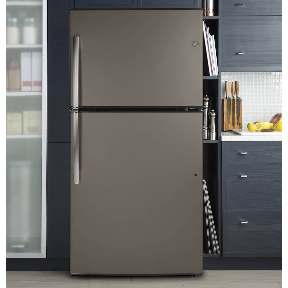 Alt View 20. GE - 21.2 Cu. Ft. Top-Freezer Refrigerator.