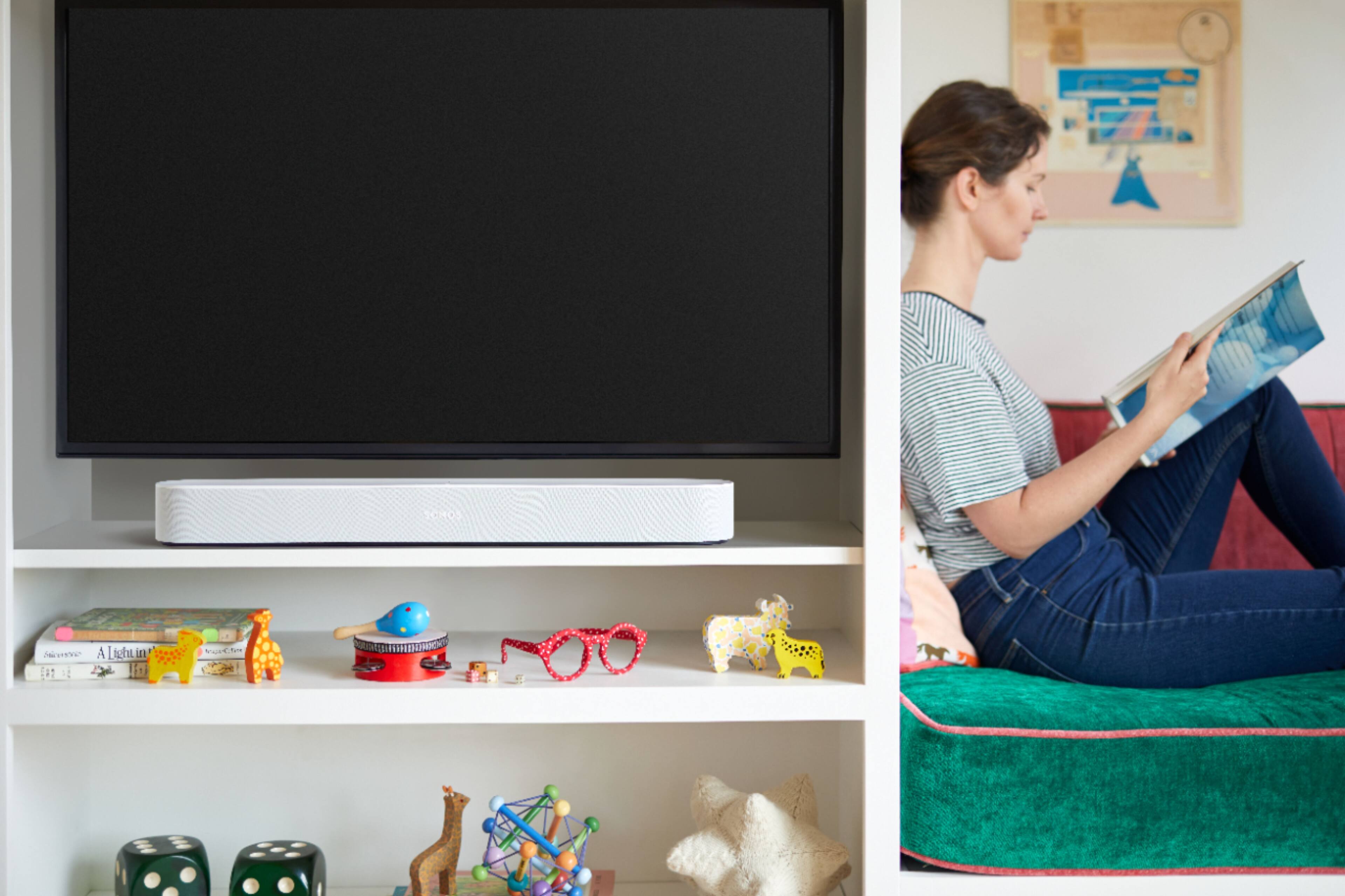 Alt View 20. Sonos - Beam Soundbar with Voice Control built-in - White.