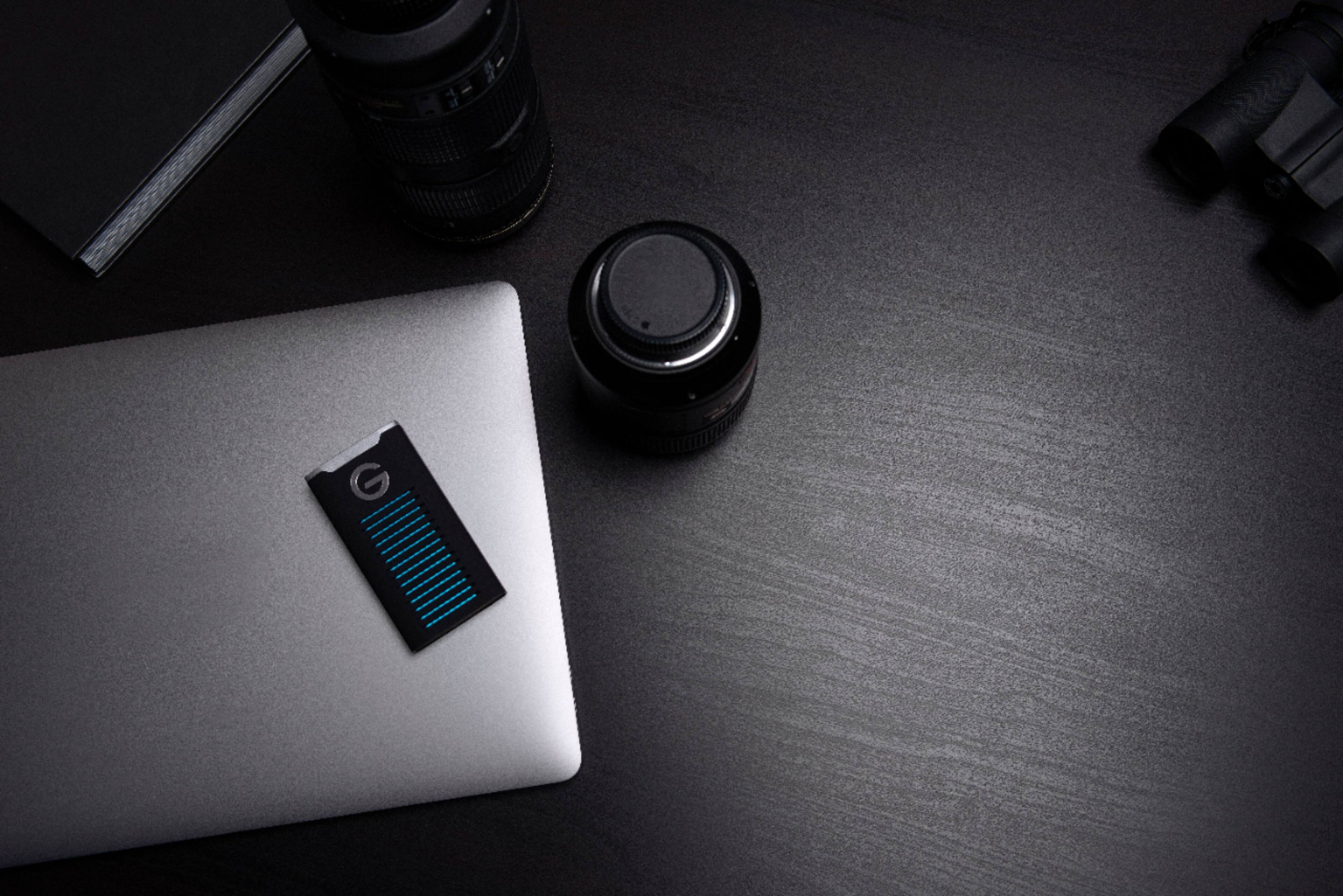 Alt View 16. G-Technology - G-DRIVE Mobile R-Series 500GB External USB 3.1 Gen 2 Portable SSD - Black/Silver.