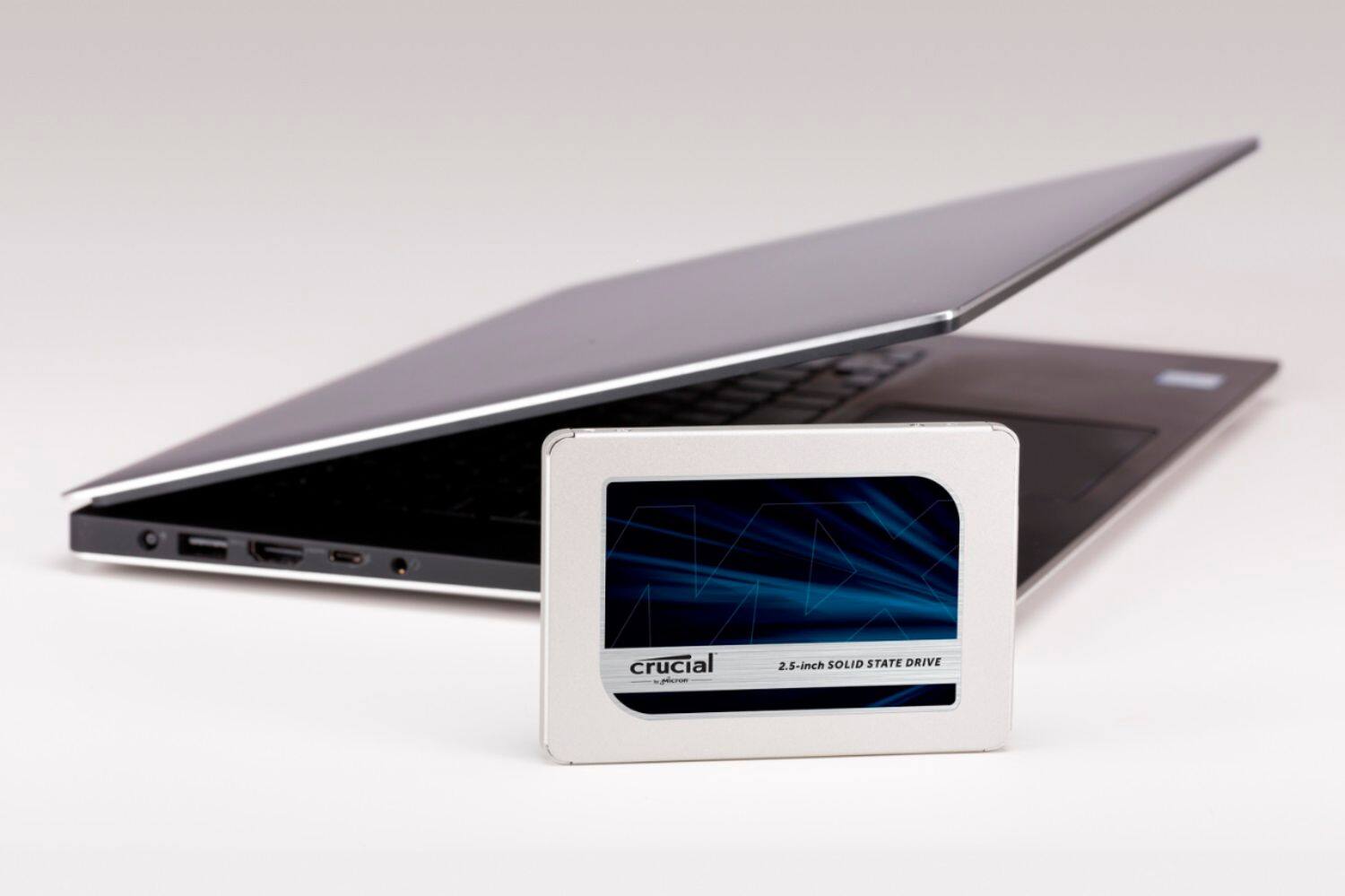Alt View 14. Crucial - MX500 1TB Internal SSD SATA - Gray.
