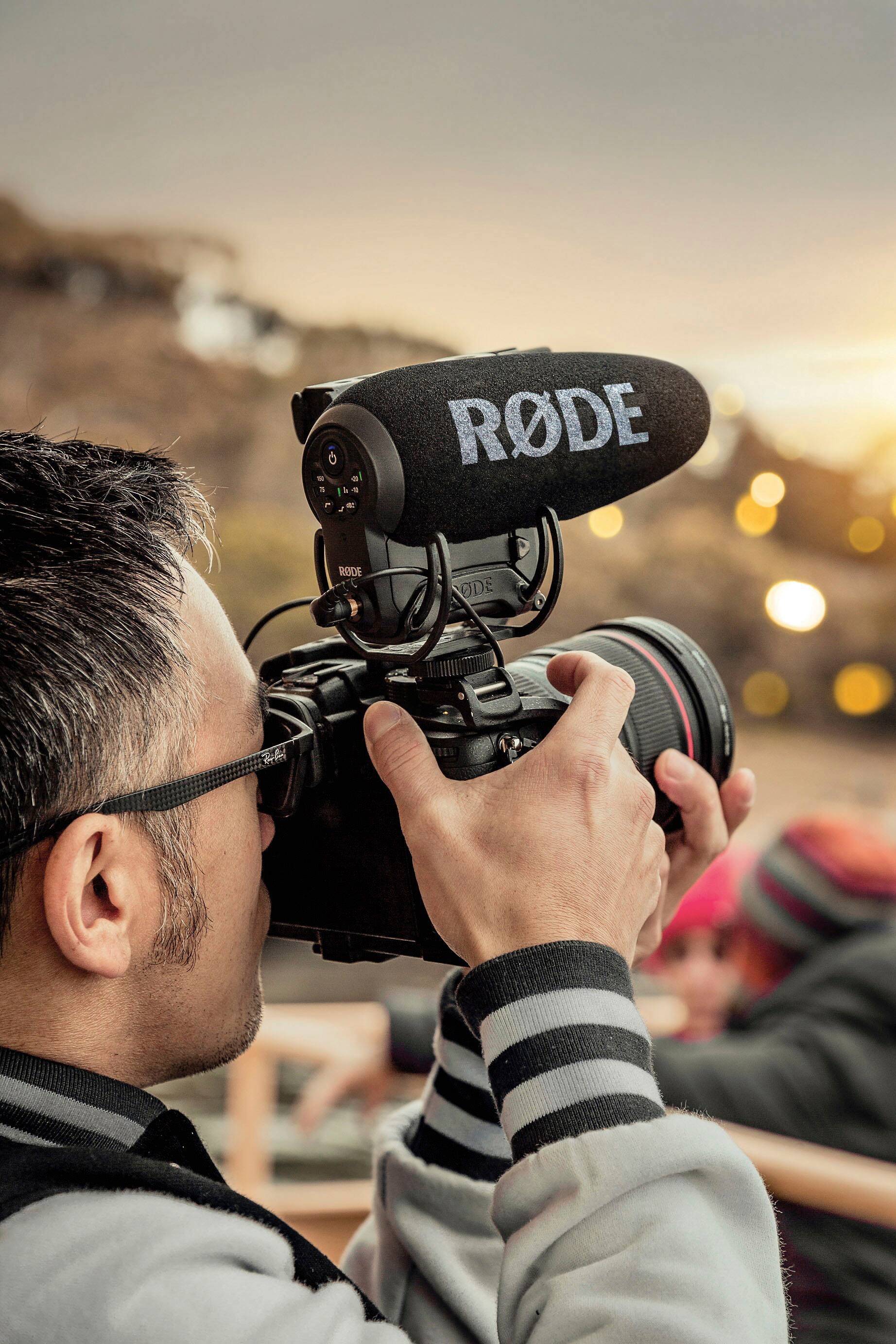 Alt View 20. RØDE - VIDEOMIC PRO+ Premium On-Camera Microphone - Black.