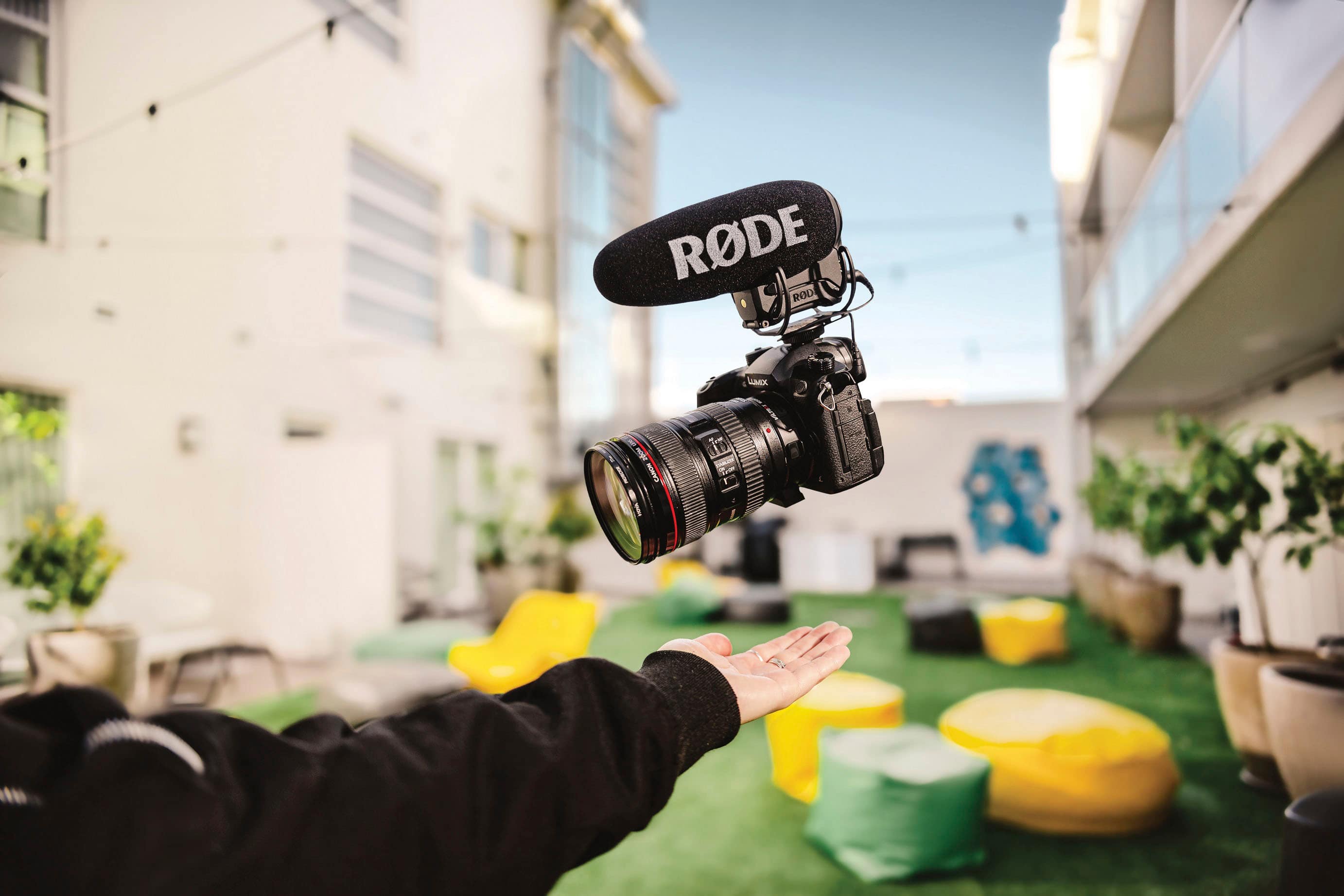 Alt View 22. RØDE - VIDEOMIC PRO+ Premium On-Camera Microphone - Black.