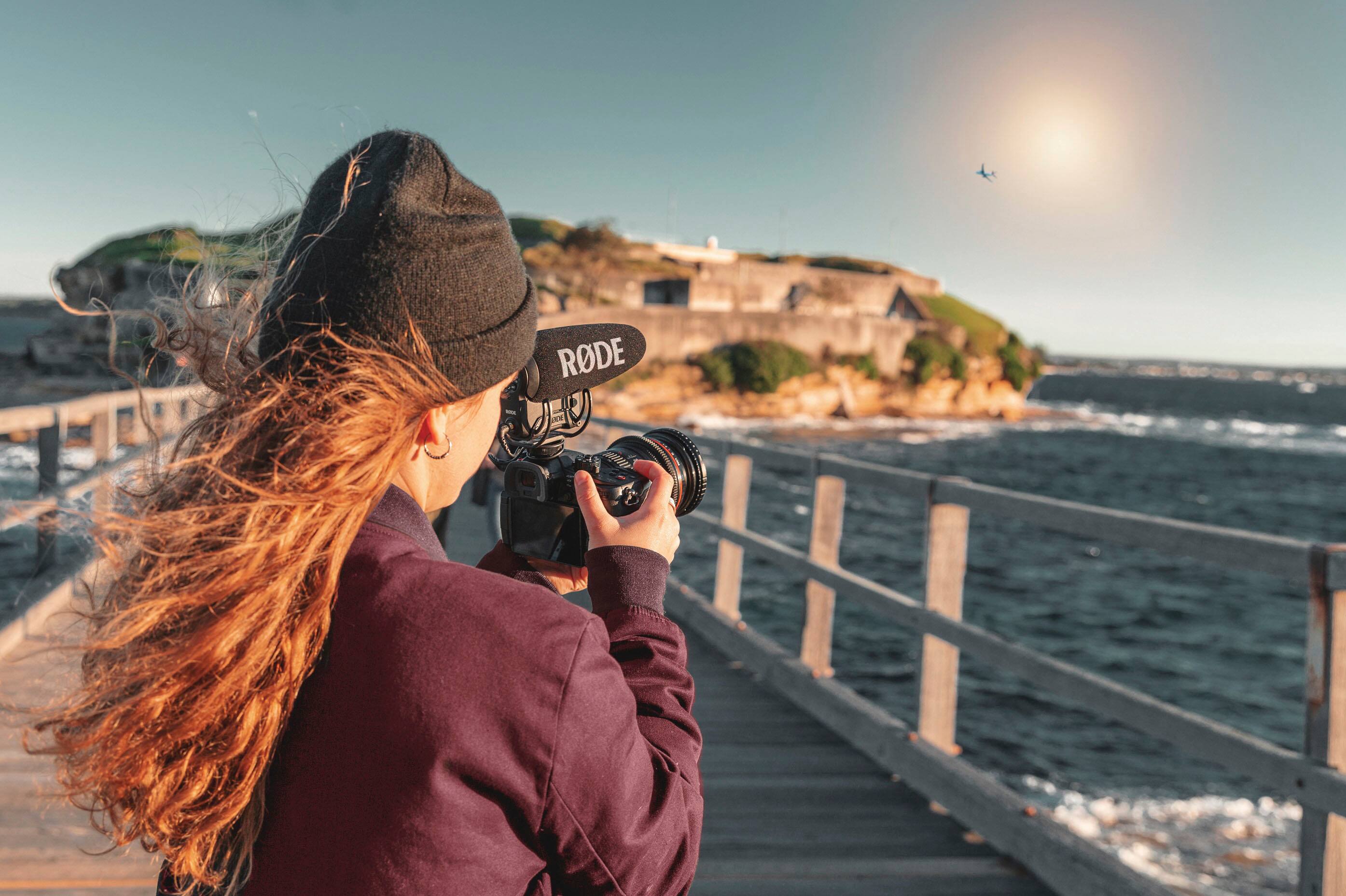 Alt View 24. RØDE - VIDEOMIC PRO+ Premium On-Camera Microphone - Black.