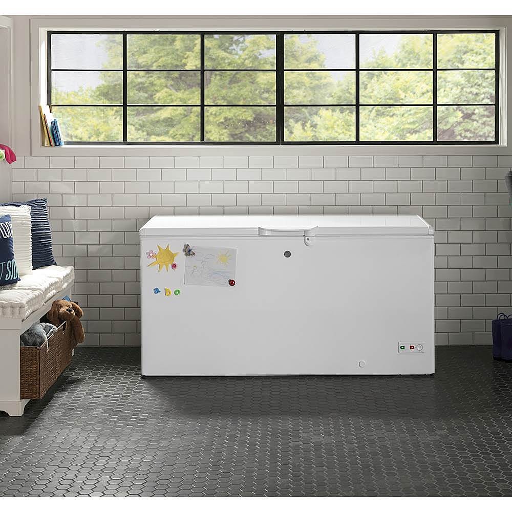 Alt View 16. GE - 15.7 Cu. Ft. Chest Freezer - White.