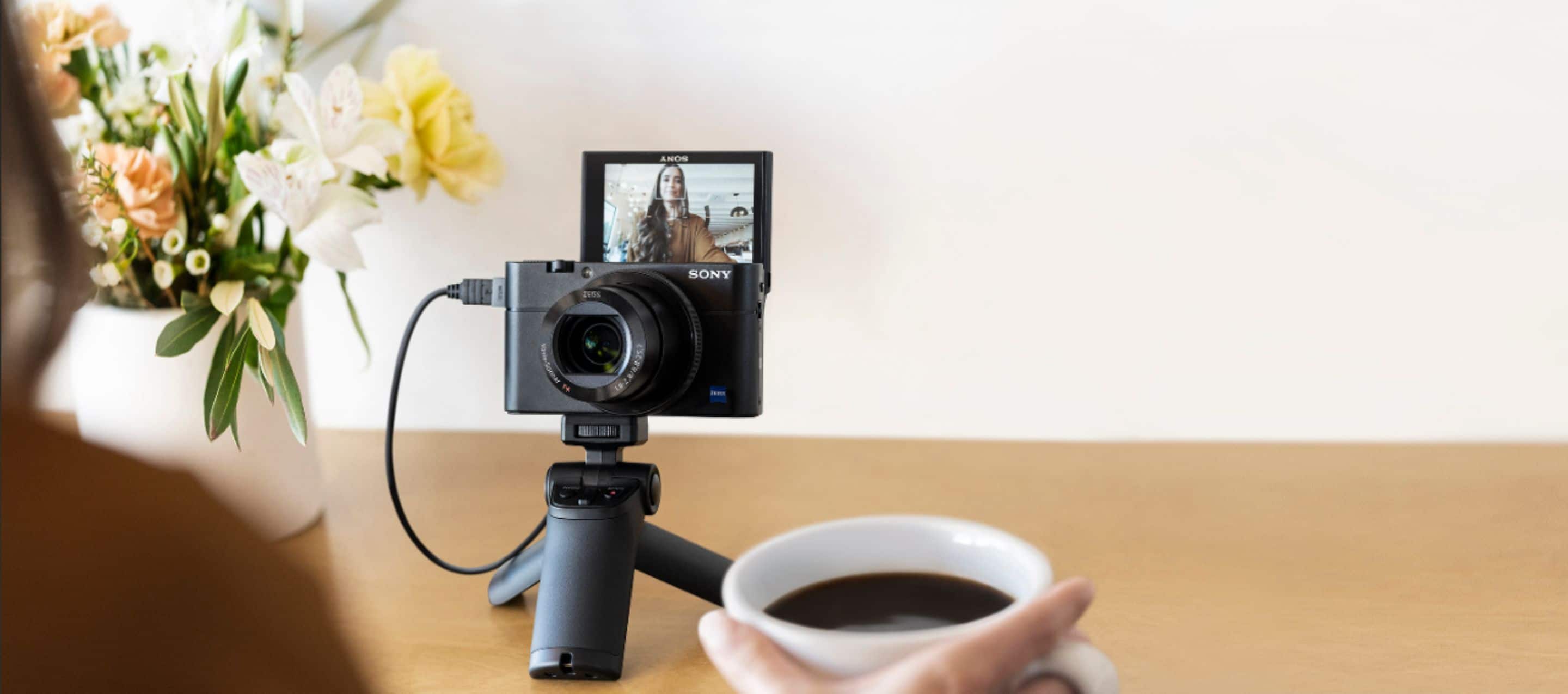 Alt View 27. Sony - Shooting Grip - Black.