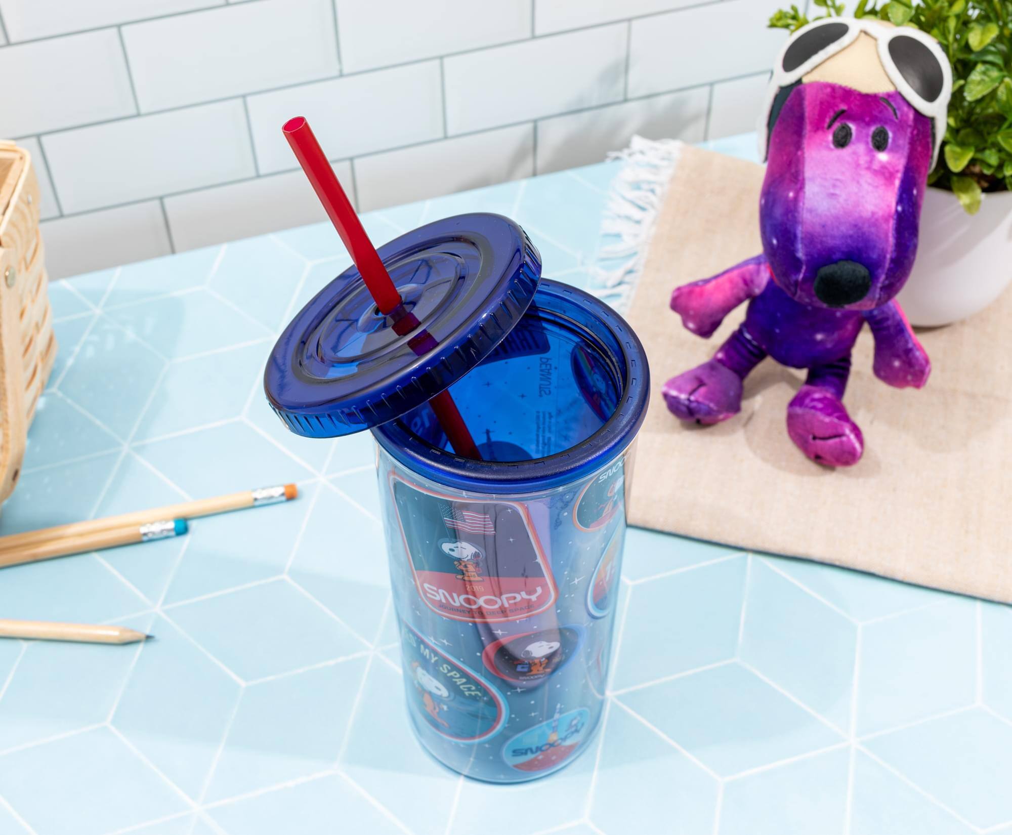 PEANUTS  
7 JELI  
EVA L  
SNOOPY  
MY SPACE  
NOOO