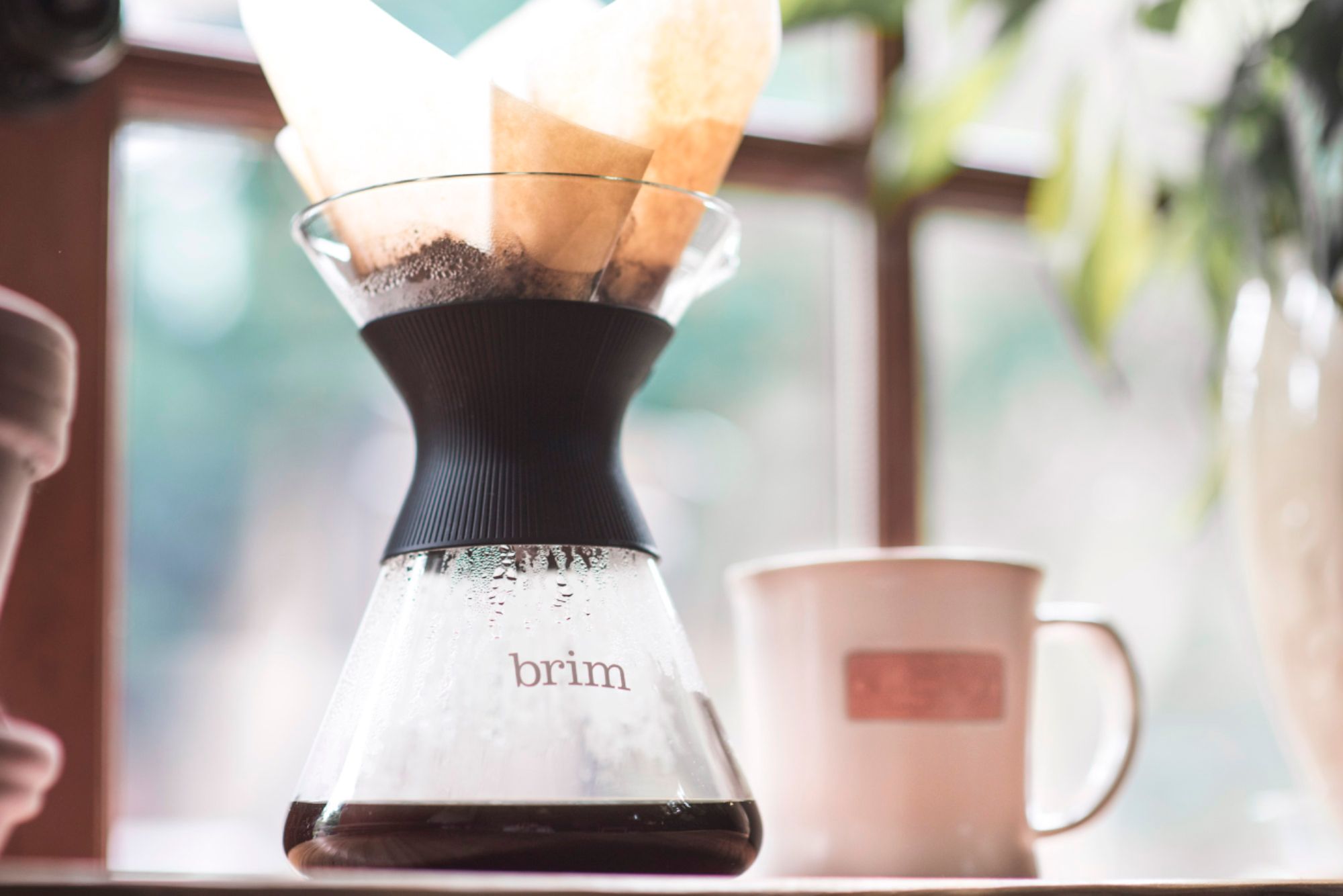  Brim 6 Cup Pour Over Coffee Maker Kit, Simply Make Rich,  Full-Bodied Coffee Every Time, Set Includes Glass Carafe, SCA Measuring  Scoop, Silicone Sleeve, and Healthy-Eco Reusable Filter, Black : Home
