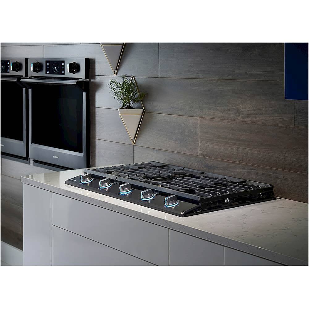 Alt View 17. Samsung - 30" Built-In Gas Cooktop with WiFi - Black Stainless Steel.