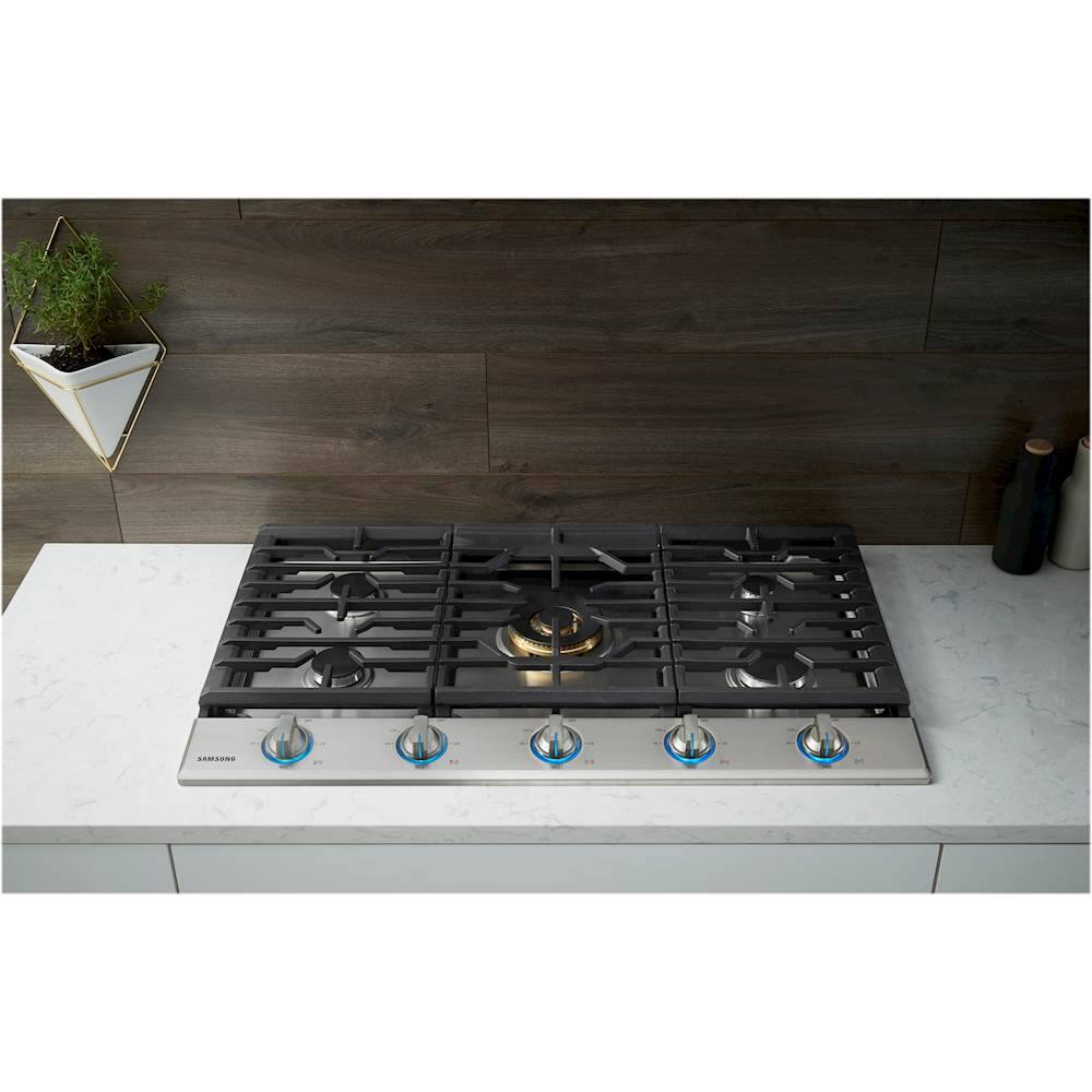 Alt View 17. Samsung - 30" Built-In Gas Cooktop with WiFi and Dual Power Brass Burner - Stainless Steel.