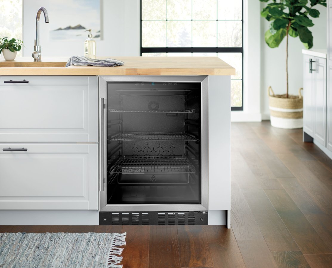 Zoom in on Alt View Zoom 15. Insignia™ - 165-Can Built-In Beverage Cooler - Stainless steel.