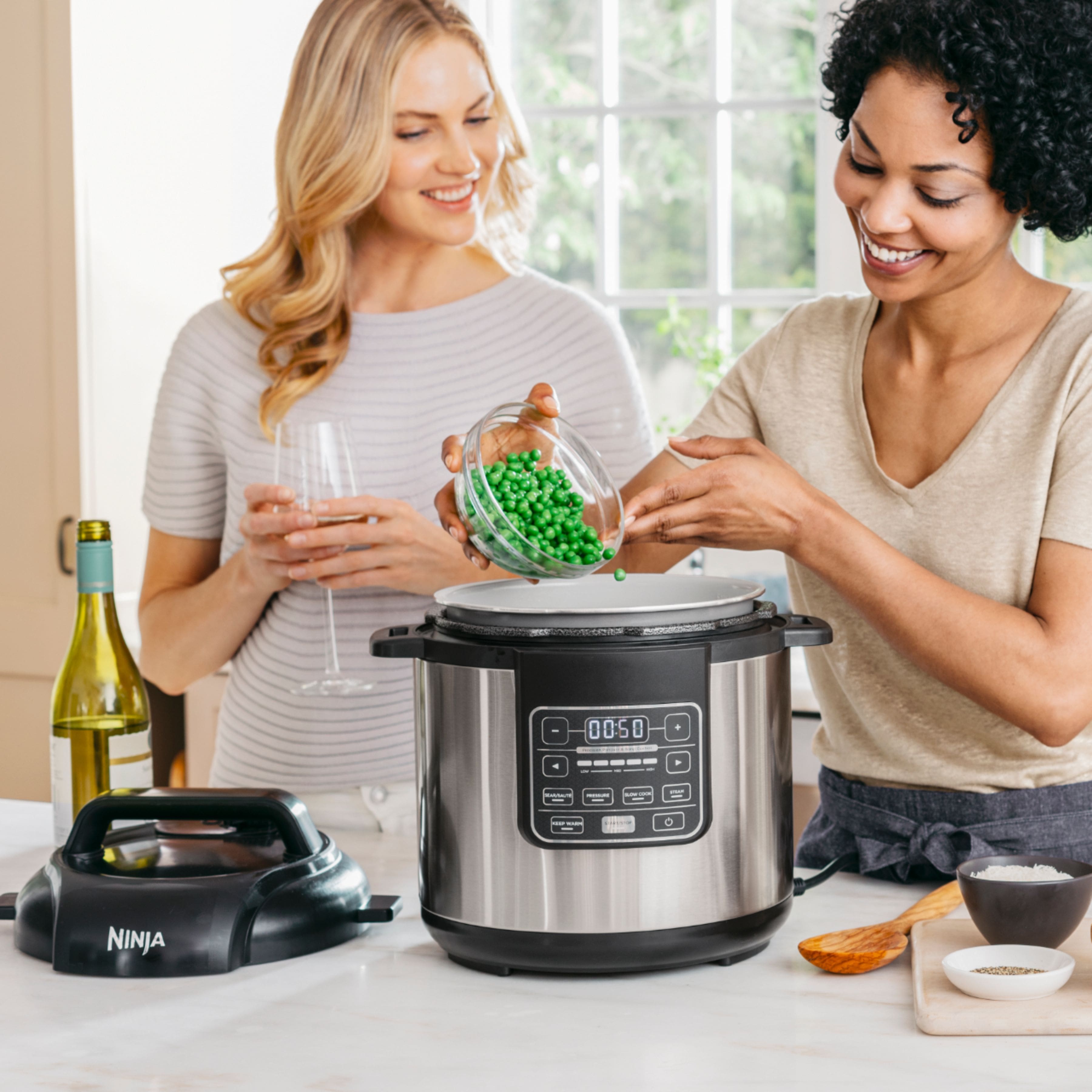 Alt View 17. Ninja - 6-Quart Instant Cooker - Black/Silver.