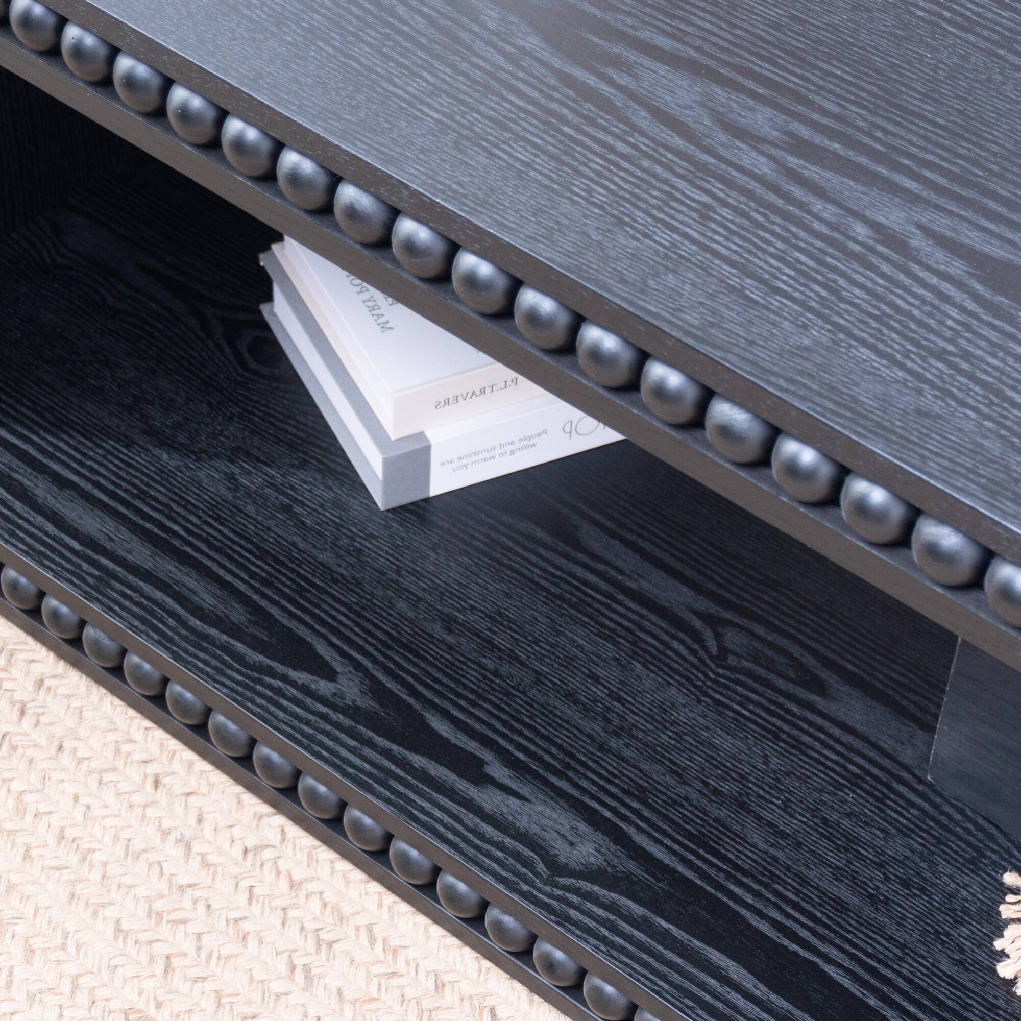 The text on the image reads:

"PO 7 MARY P.LTRAVERS aigoare OP - pom - e EN of -"

Corrected and grouped text:

"PO 7 MARY P.LTRAVERS aigoare OP - pom - e EN of -"

It appears to be a mix of letters and numbers, possibly from a book or document. The text is not fully clear or coherent, so it's challenging to correct accurately.