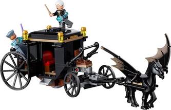 LEGO - Fantastic Beasts Grindelwald's Escape 75951 - Larger Front