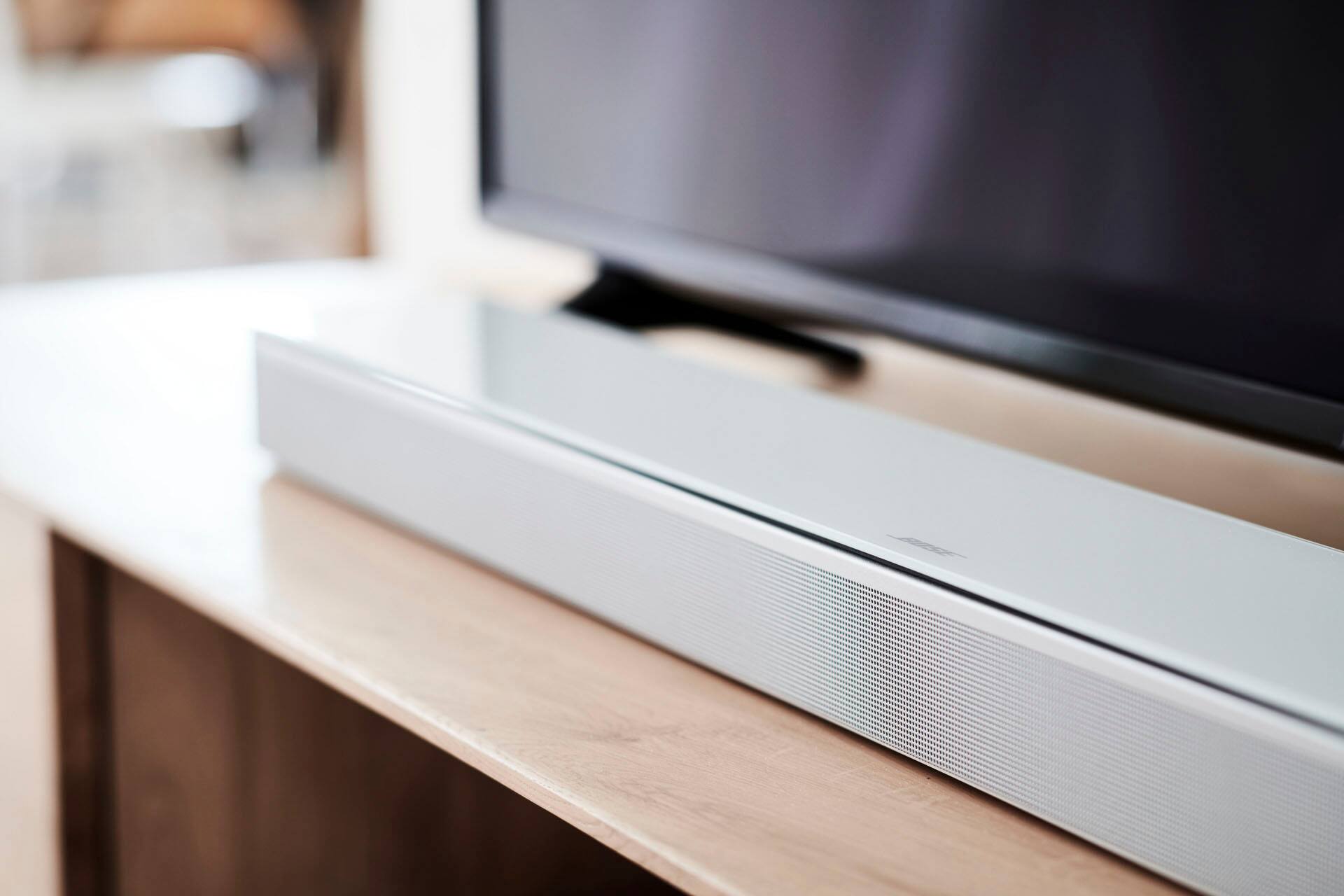 Alt View 15. Bose - Smart Soundbar 700 with Voice Assistant - Artic White.