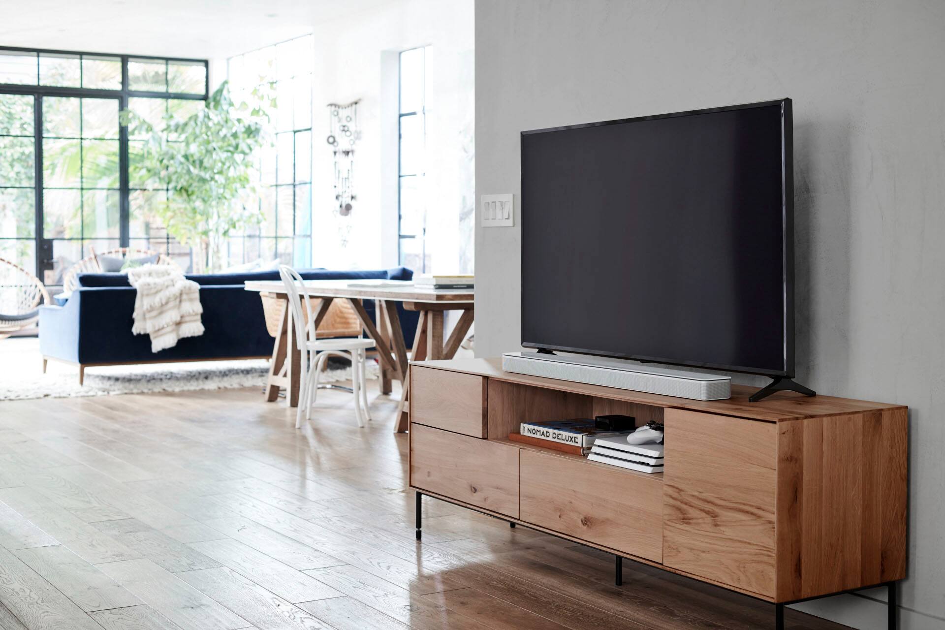 Alt View 17. Bose - Smart Soundbar 700 with Voice Assistant - Artic White.