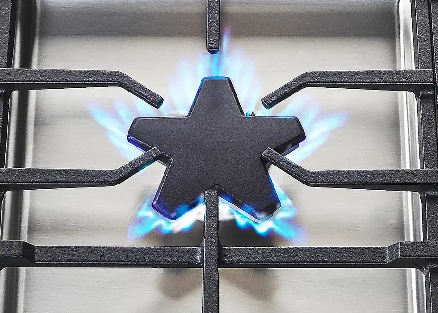 Alt View 18. Thermador - Masterpiece 36" Built-In Gas Cooktop with 5 Pedestal Star Burners - Stainless Steel.