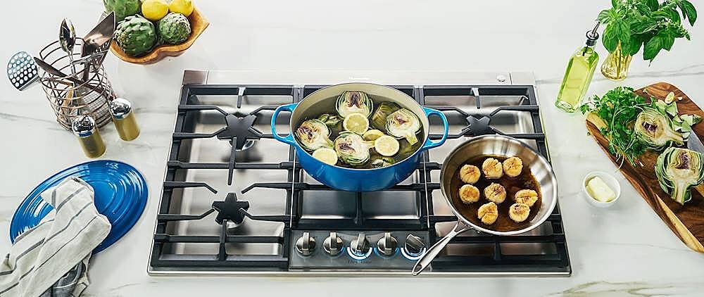 Alt View 21. Thermador - Masterpiece 36" Built-In Gas Cooktop with 5 Pedestal Star Burners and ExtraLow Slect - Stainless Steel.