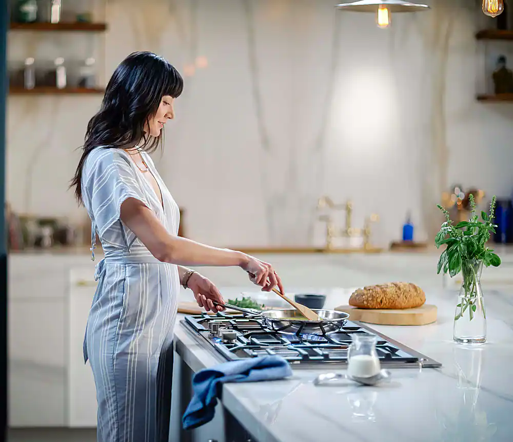 Alt View 16. Thermador - Masterpiece 30" Built-In Gas Cooktop with 5 Pedestal Star Burners - Stainless Steel.