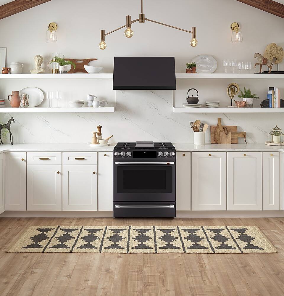 Alt View 16. Café - 5.6 Cu. Ft. Self-Cleaning Slide-In Gas Convection Range, Customizable - Matte Black.