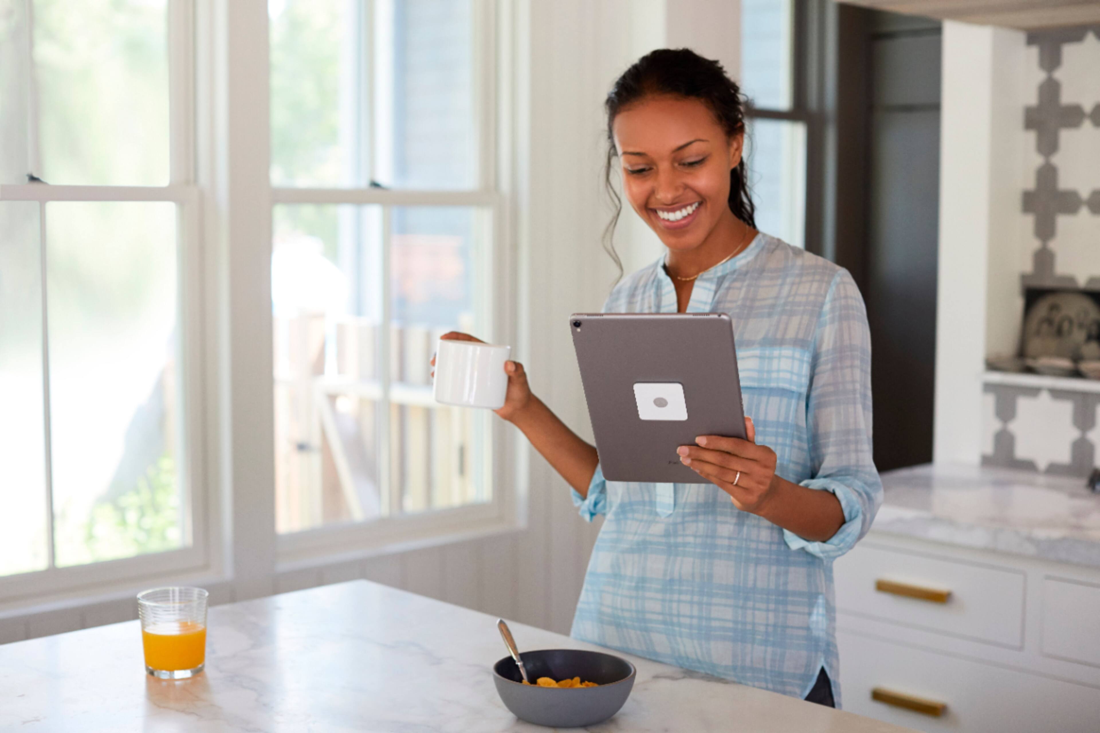 Alt View 15. Tile by Life360 - Mate & Slim Combo (2018) Item Trackers (4-Pack) - White.