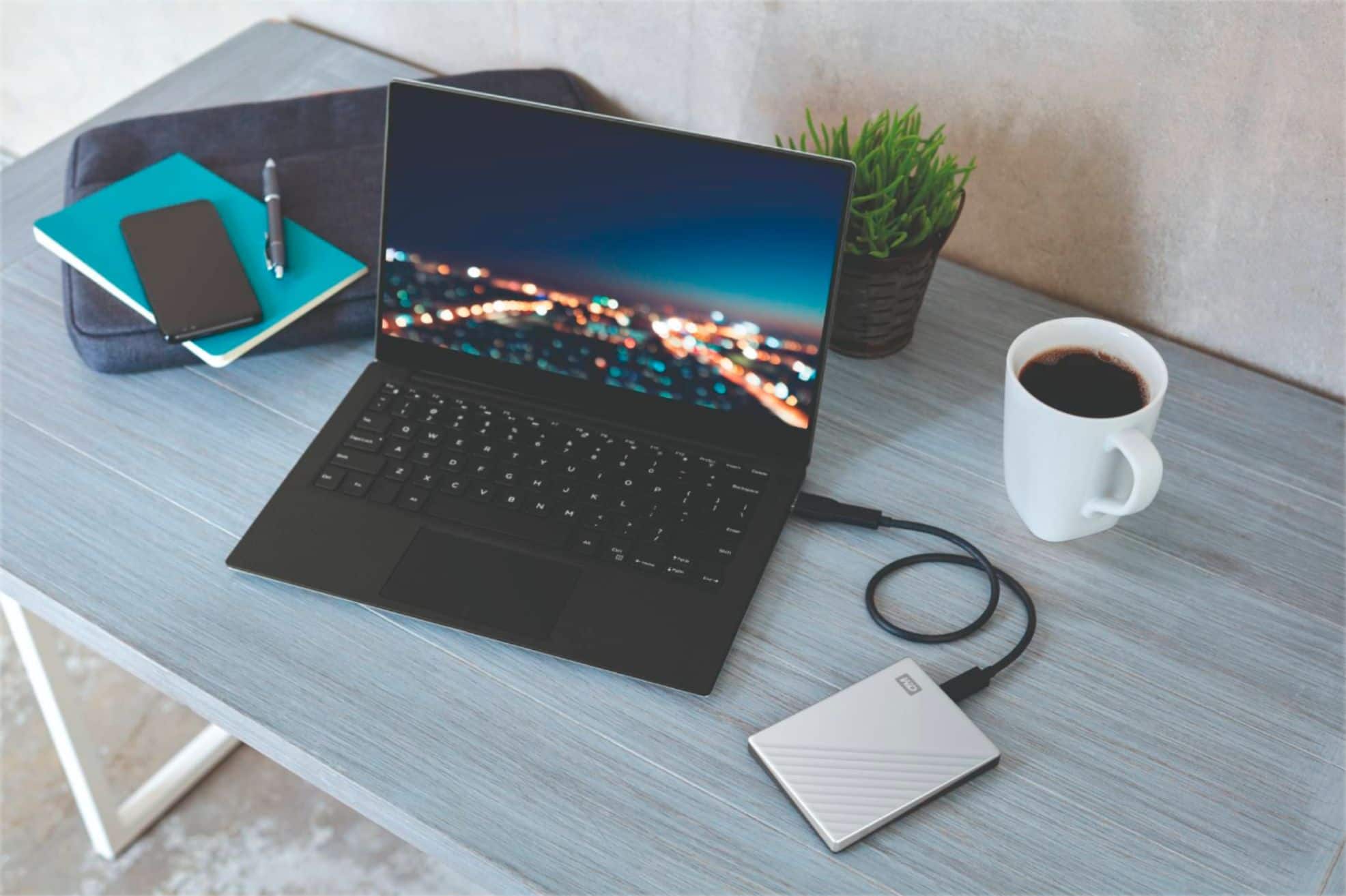 Alt View 15. WD - My Passport Ultra for Mac 2TB External USB 3.0 Portable Hard Drive - Silver.