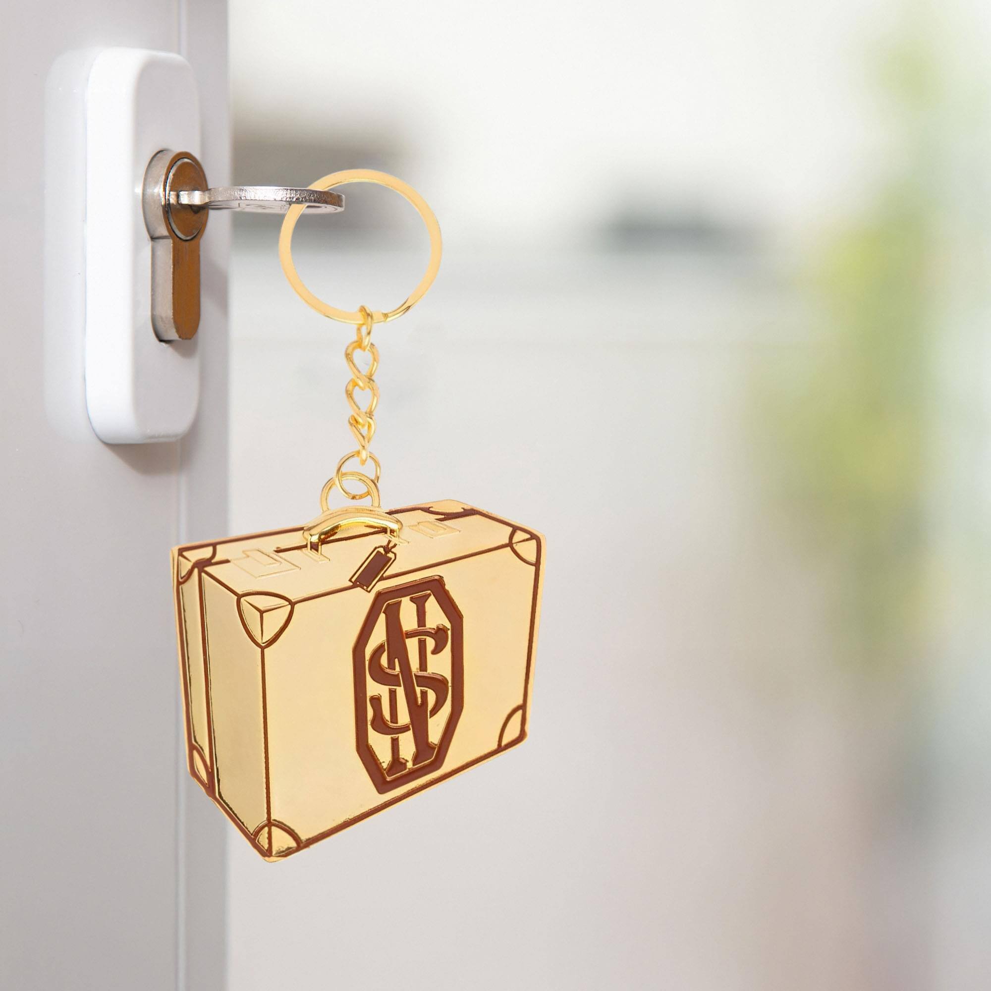 Alt View 10. Bioworld - Fantastic Beasts and Where To Find Them Suitcase Metal Keychain - Gold.
