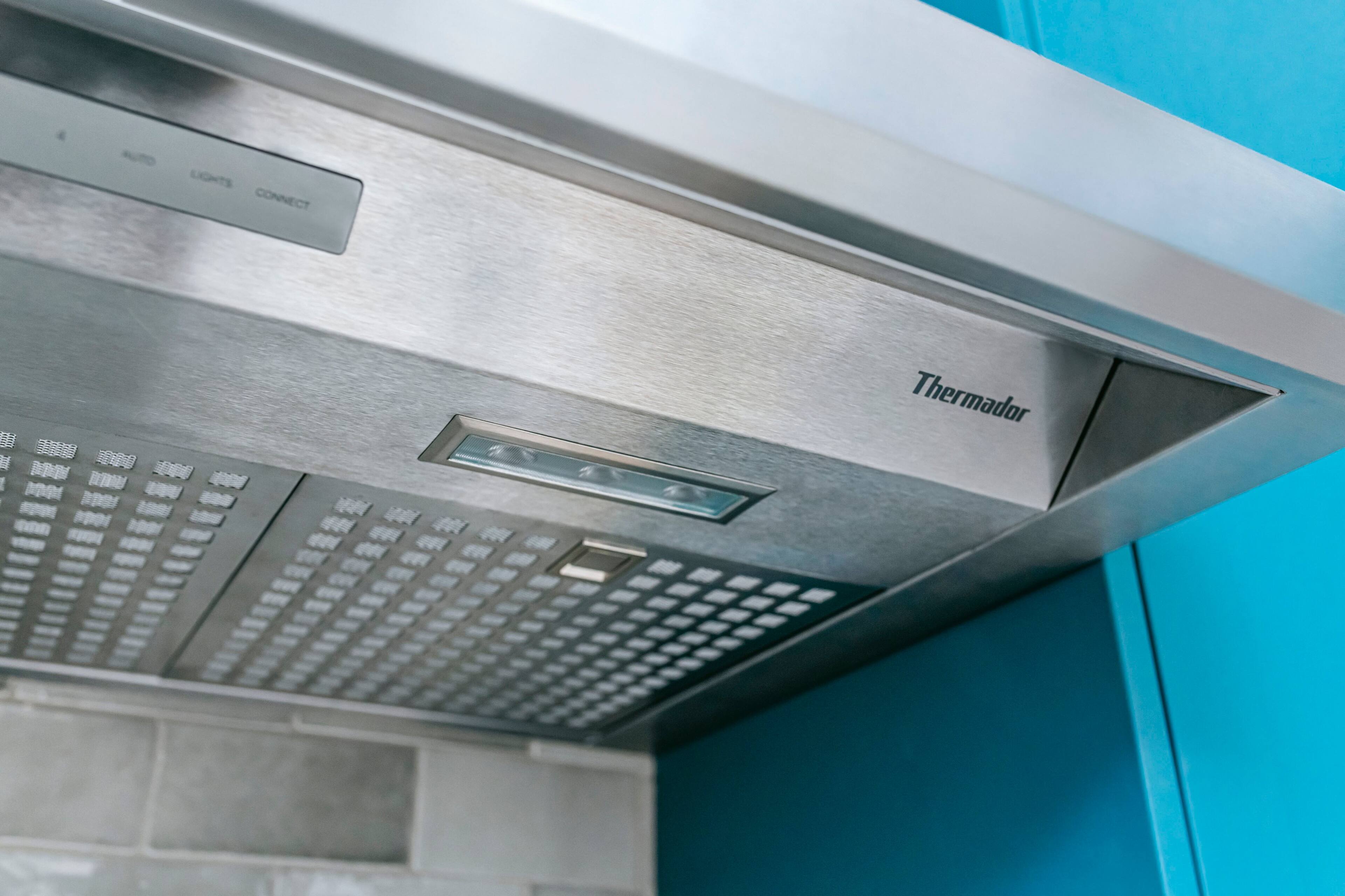 Alt View 15. Thermador - MASTERPIECE SERIES 36" Convertible Range Hood - Stainless Steel.