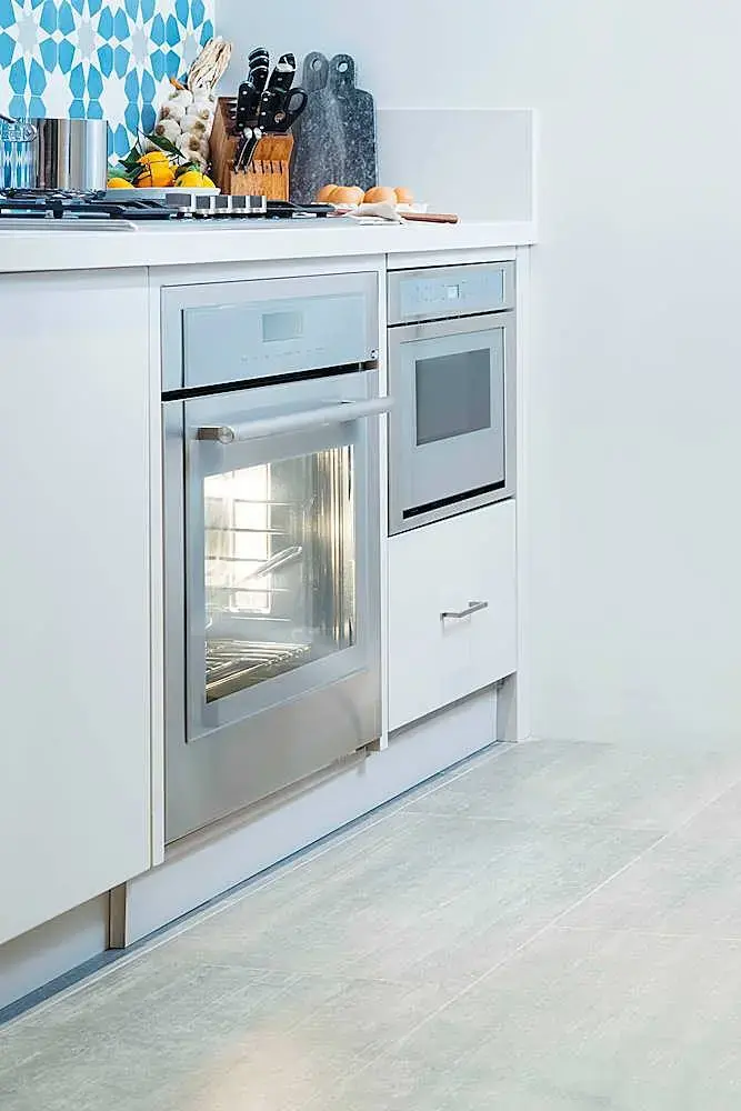 Alt View 12. Thermador - Masterpiece Series 30" Built-In Single Electric Convection Wall Oven with Wifi - Stainless Steel.