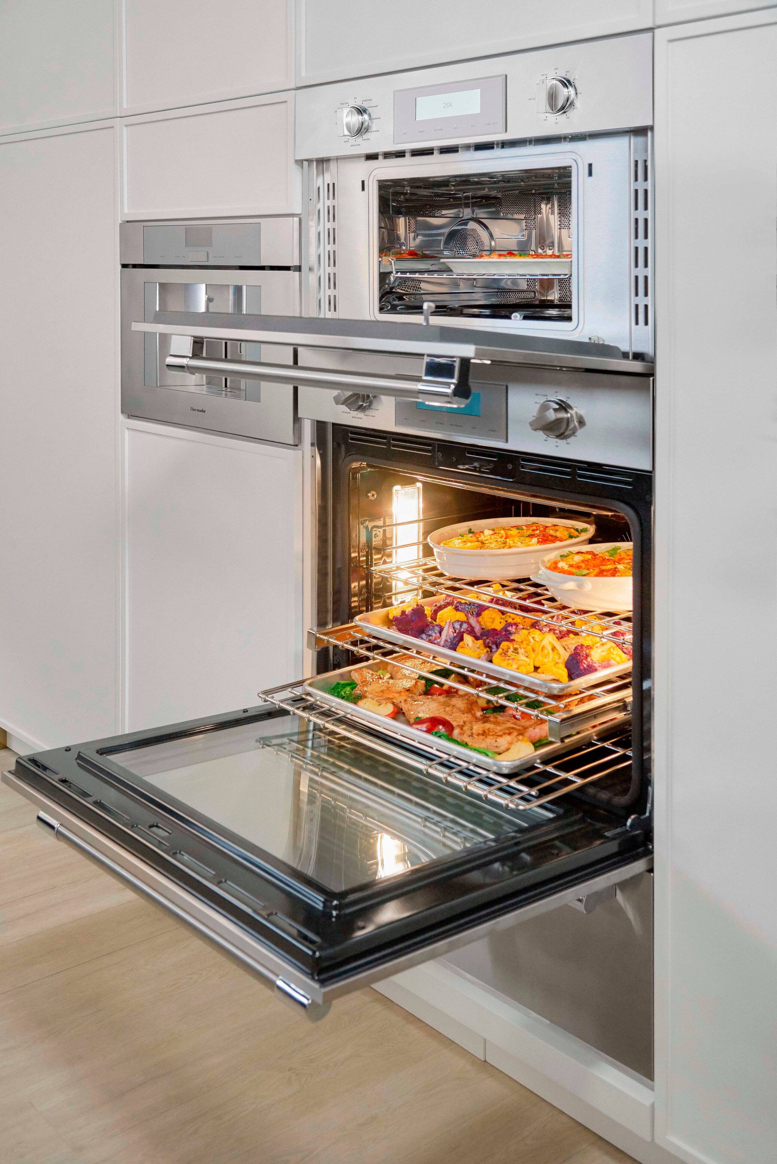 Alt View 14. Thermador - Professional Series 30" Built-In Electric Convection Wall Oven with Built-In Microwave - Stainless Steel.