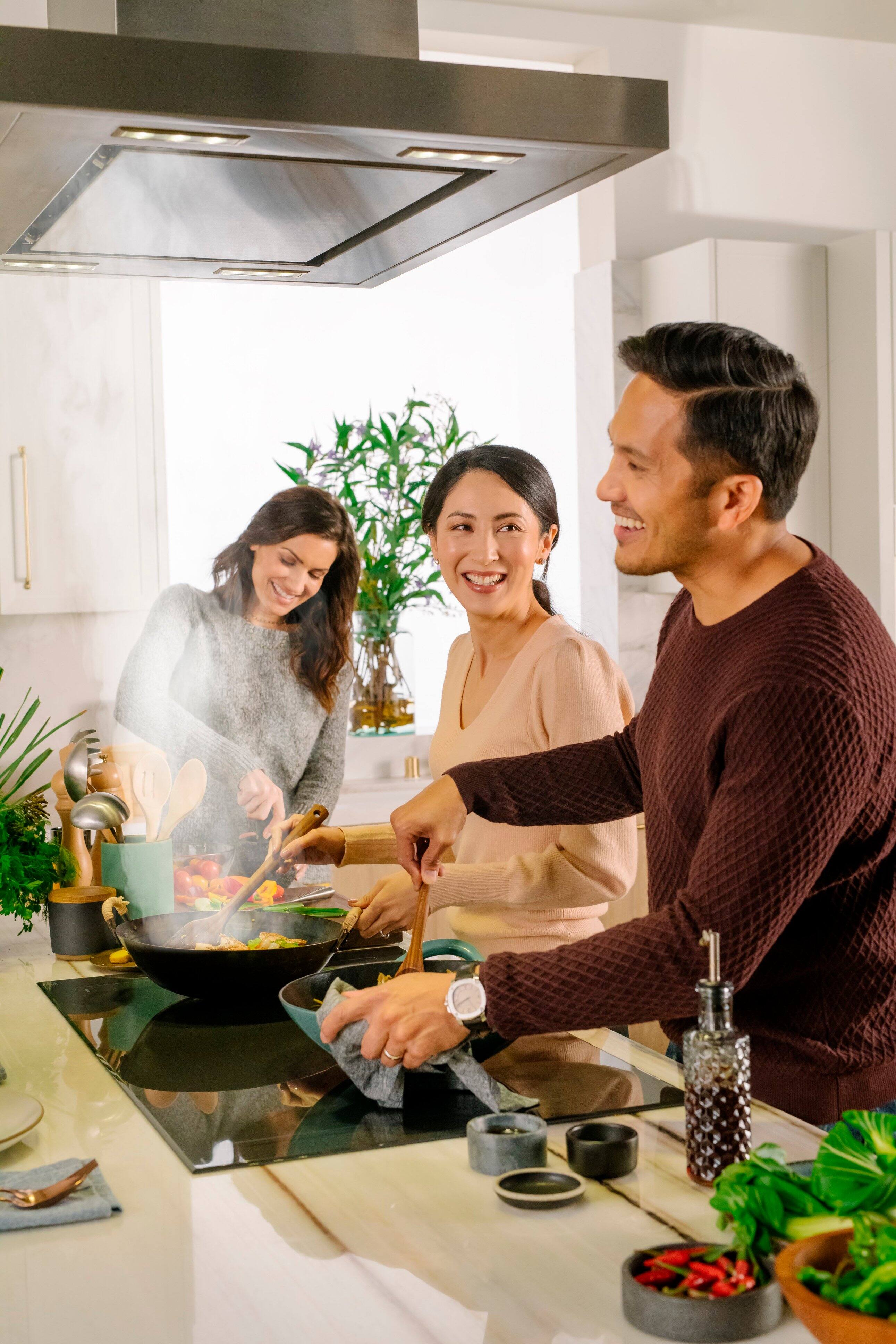 Alt View 16. Thermador - MASTERPIECE SERIES 42" Convertible Range Hood - Stainless steel.