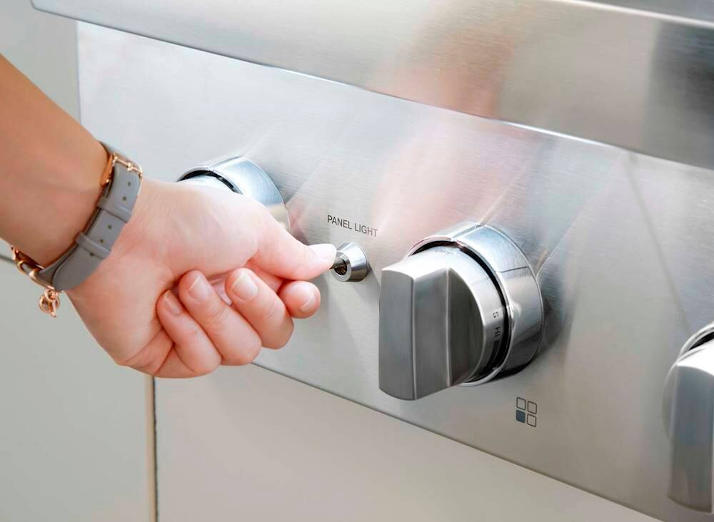 Alt View 13. Thermador - Professional 48" Built-In Gas Cooktop with 6 Pedestal Star Burners and Griddle - Silver.