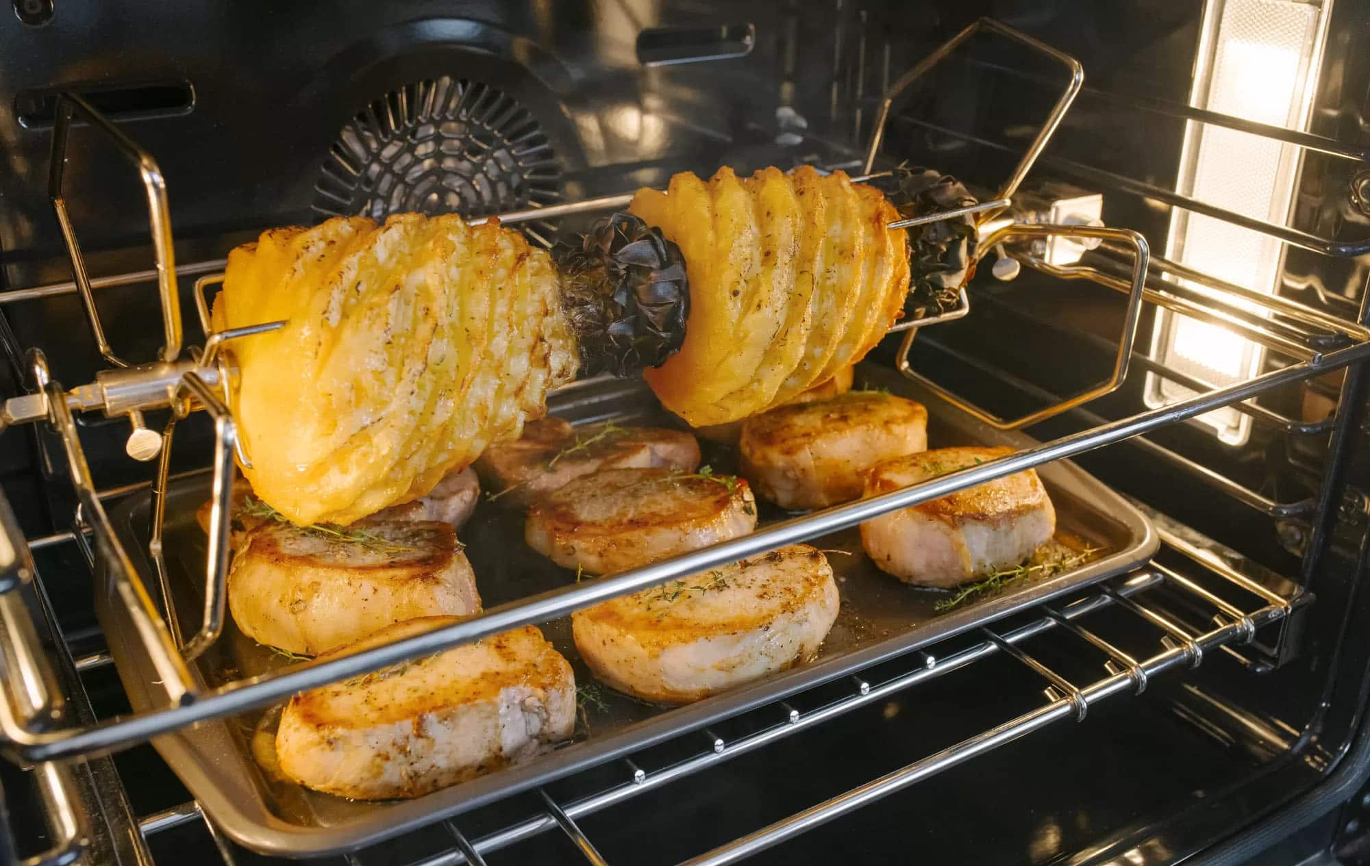 Alt View 15. Thermador - Masterpiece Series 30" Built-In Electric Convection Wall Oven with Built-In Speed Microwave and Wifi - Stainless Steel.