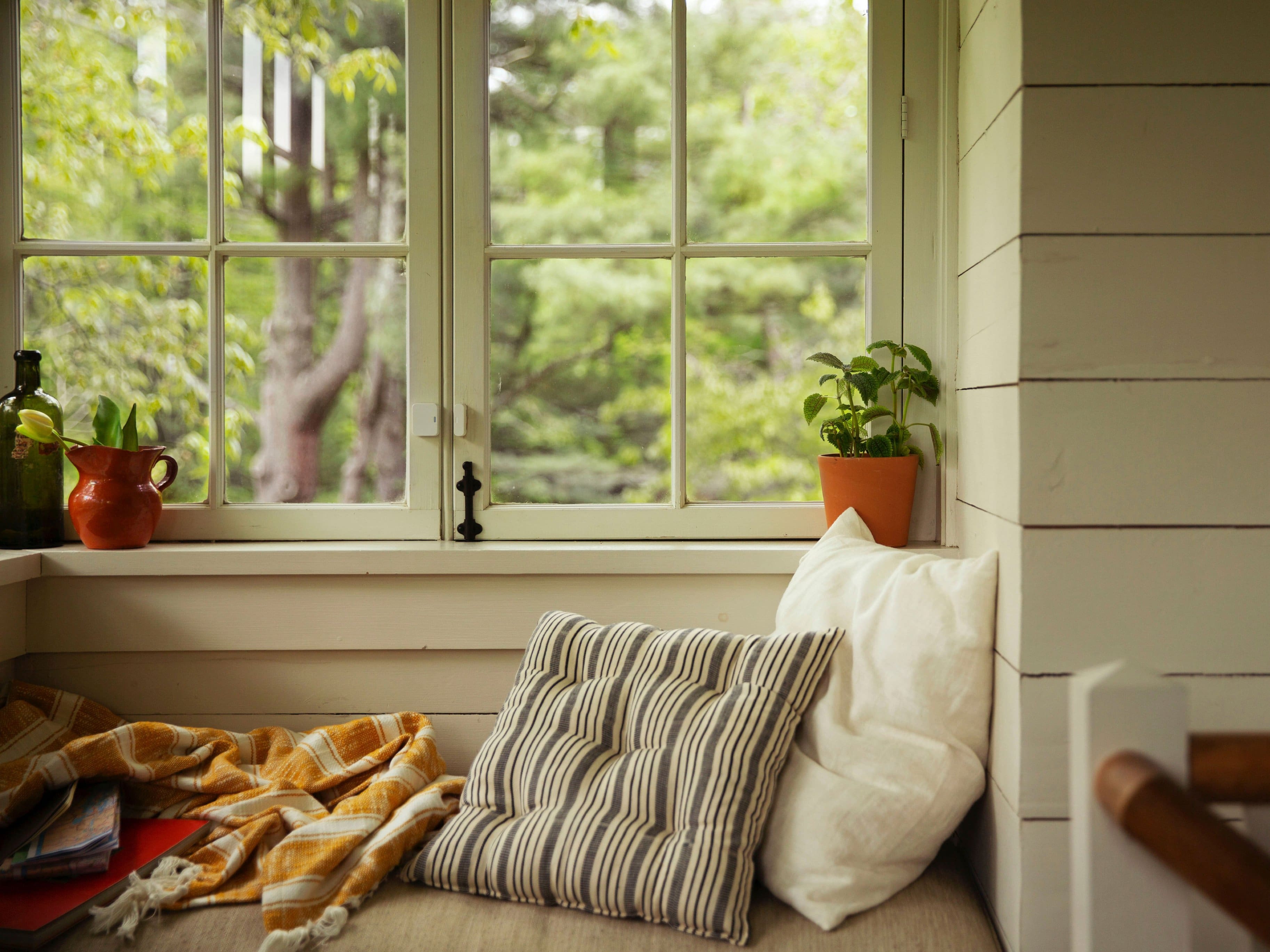 Alt View 15. SimpliSafe - 1pack Entry Sensor - White.