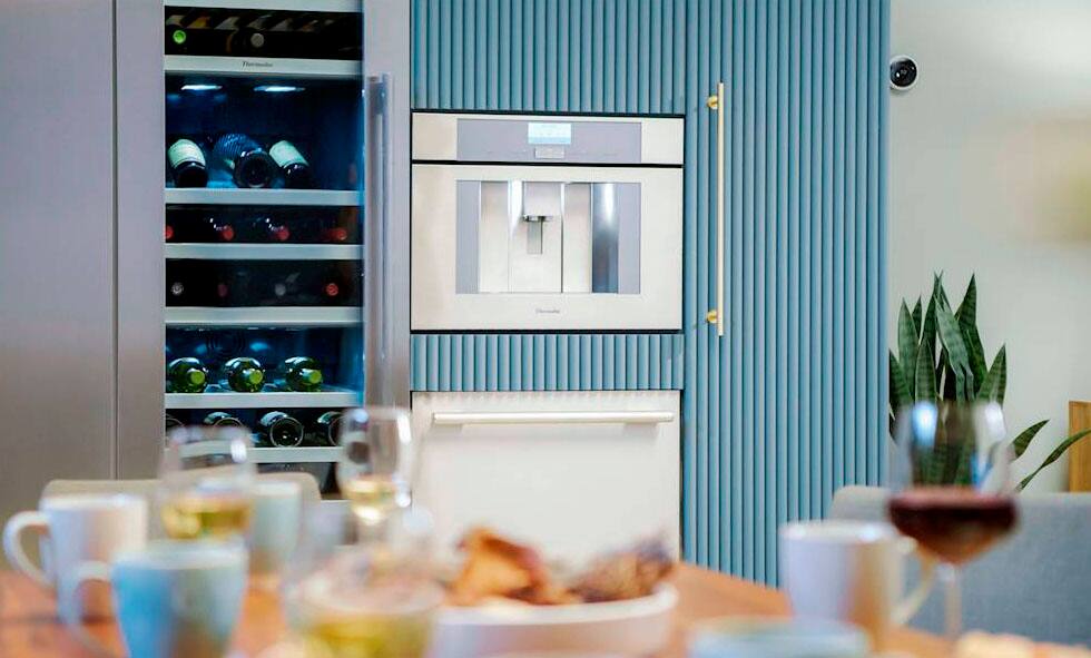 Alt View 12. Thermador - Espresso Machine with 19 bars of pressure, Milk Frother and App Controlled - Stainless Steel.