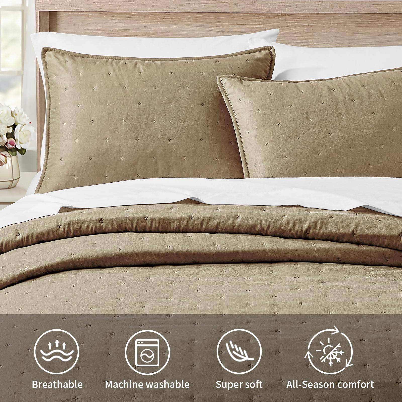 - Breathable
- Machine washable
- Super soft
- All-Season comfort