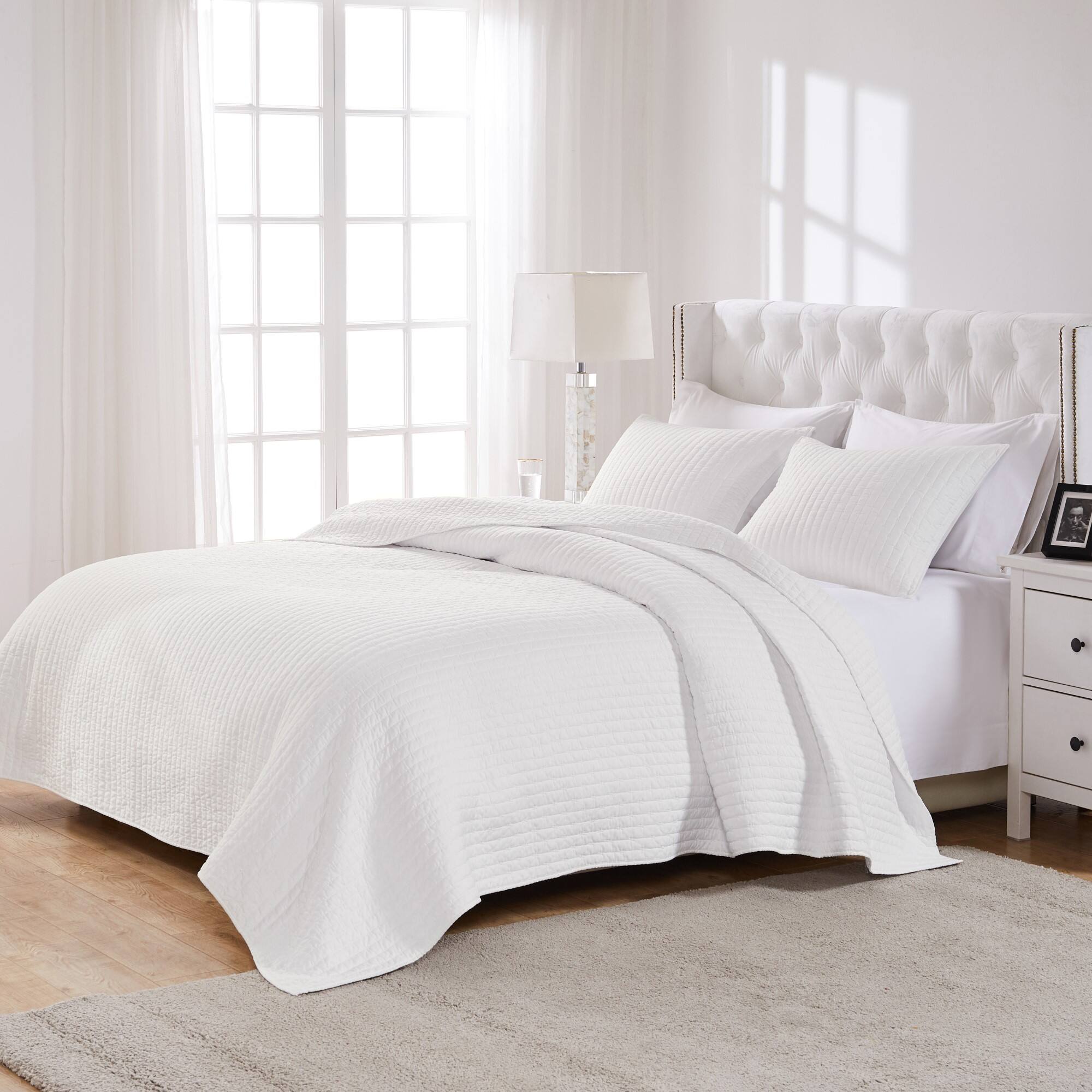 Angle. BreeBe - Monterrey Antique White Quilt Set - 2-Piece Twin/XL - Antique White.