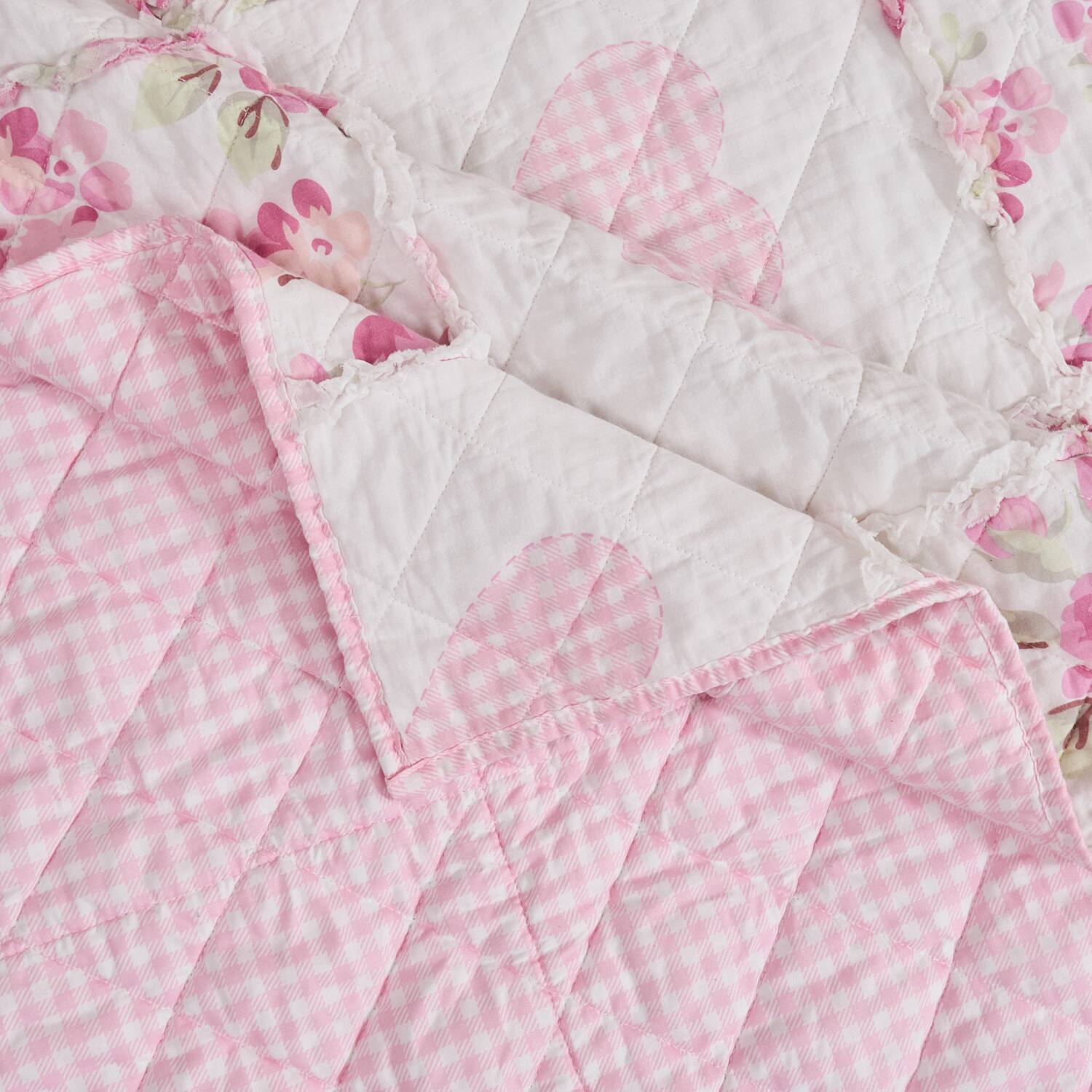Alt View 2. Greenland Home Fashions - Greenland Home Fashions 100% Cotton Face 100% Microfiber Veronica's Hearts Pink Quilt 3 Piece Set King/Cal King Pink - Pink.