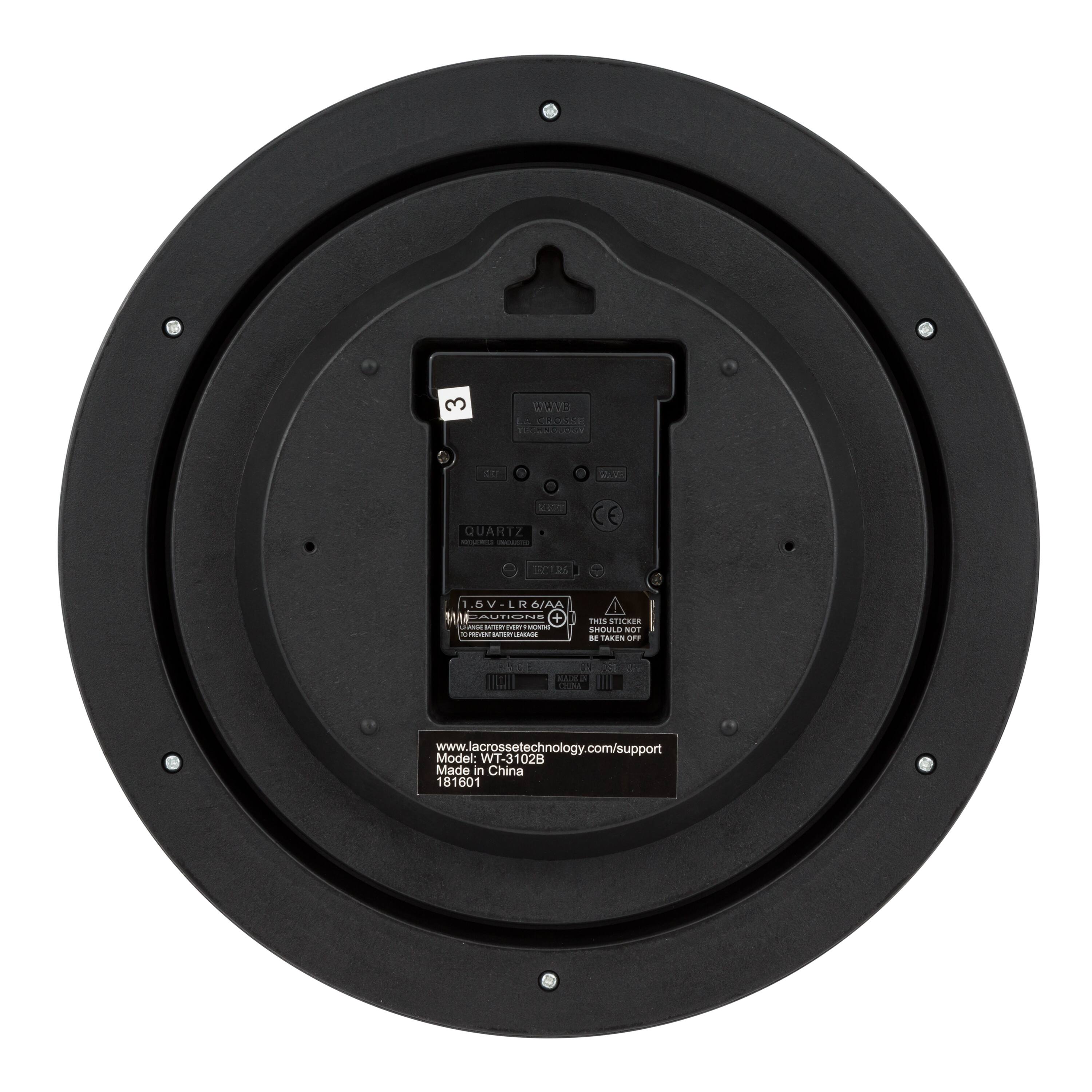 3 DS  
- 2.2 doo QUARTZ  
- CE  
126.5V-LRG/A  
5V LR O/AA MR  
- - Fres STICHER  
MOT - TAKES DFY II oh KANE TM  
www.lacrossetechnology.com/support  
Model: WT-3102B  
Made in China  
181601