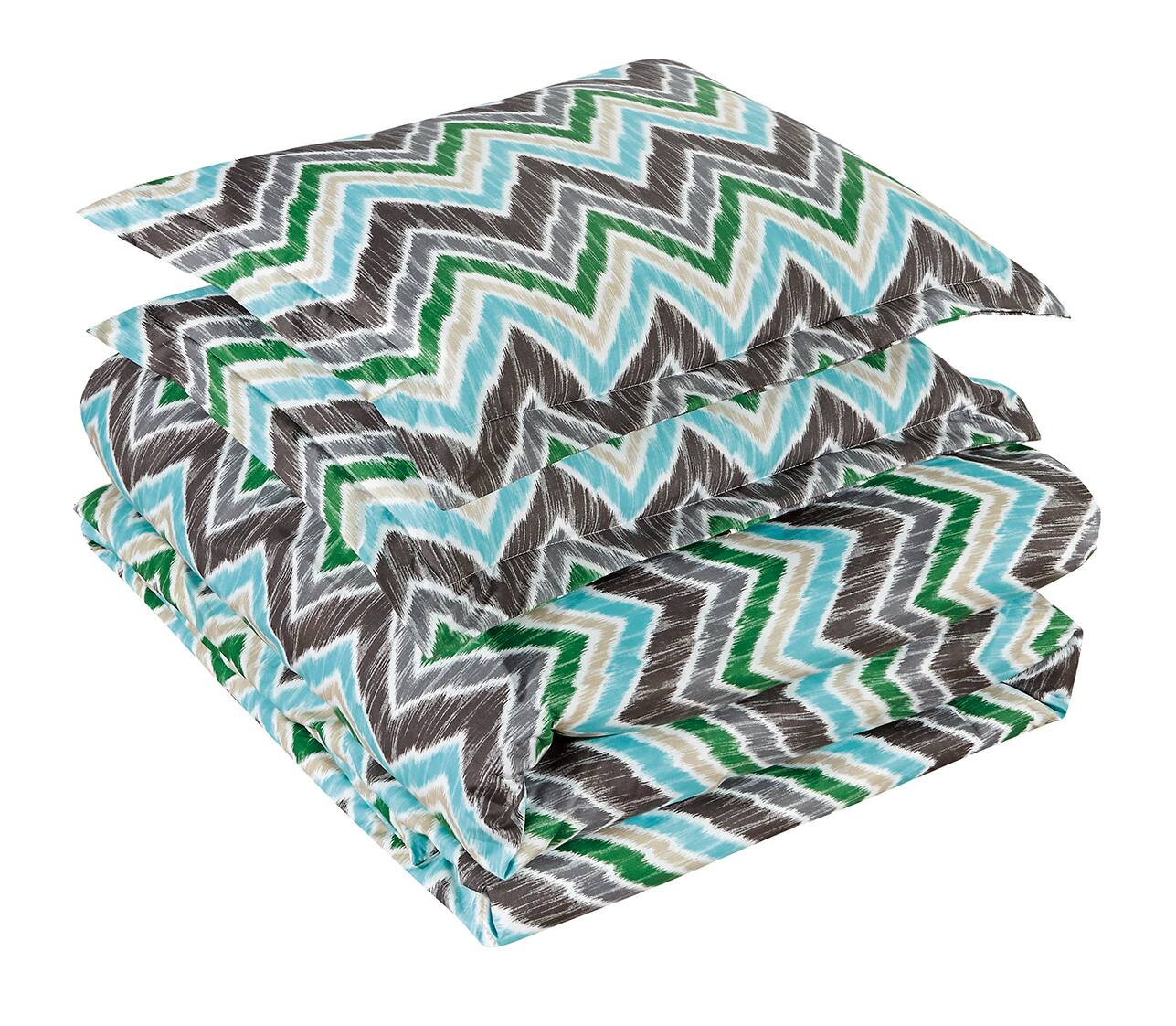 Angle. Bibb Home - Bibb Home 4 pc Duvet & Down Alternative Comforter Set - Darcy.