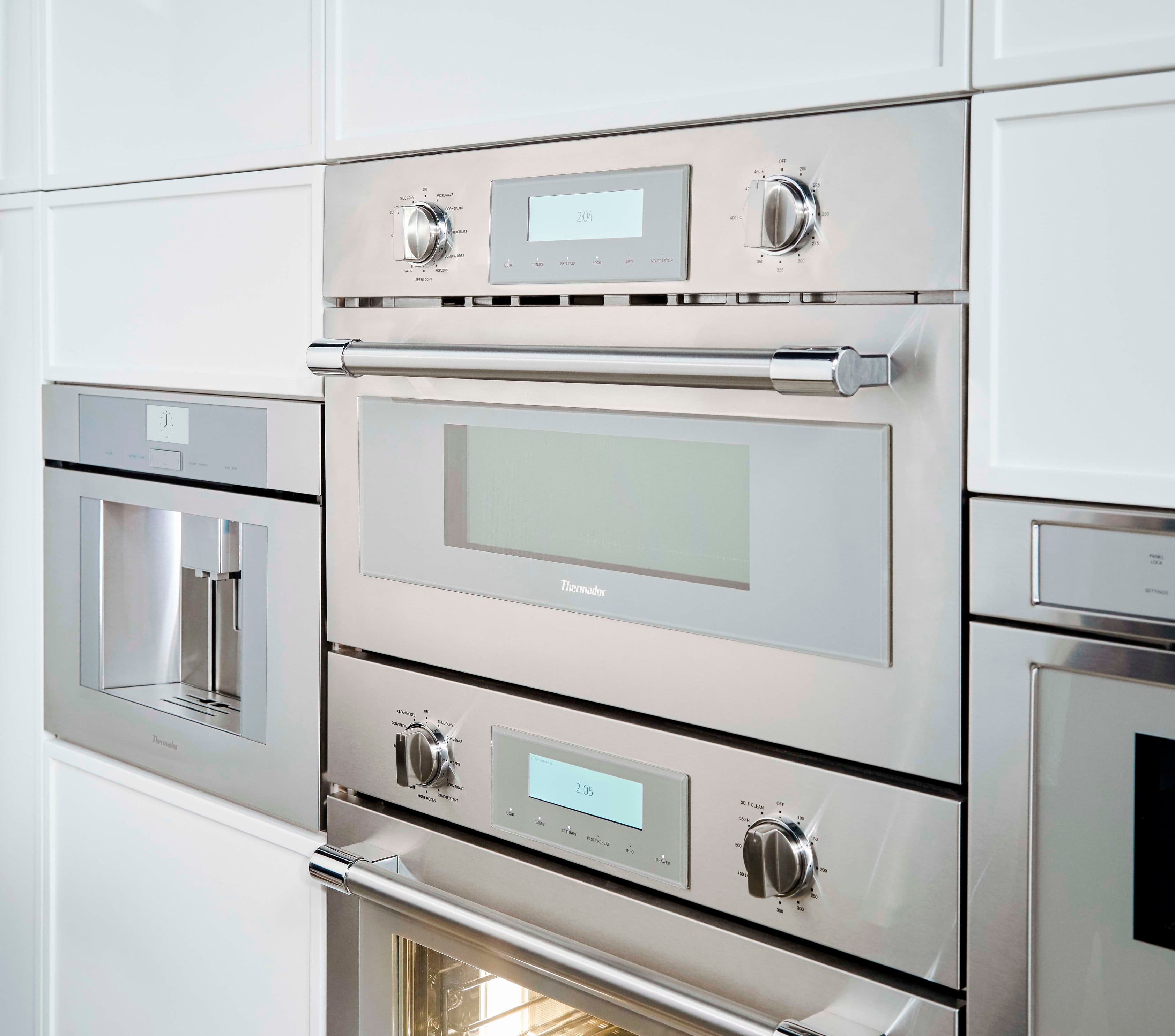 Alt View 16. Thermador - Professional Series 1.6 Cu. Ft. Convection Built-In Speed Microwave with Sensor Cooking and 1750W Grill Element - Stainless Steel.