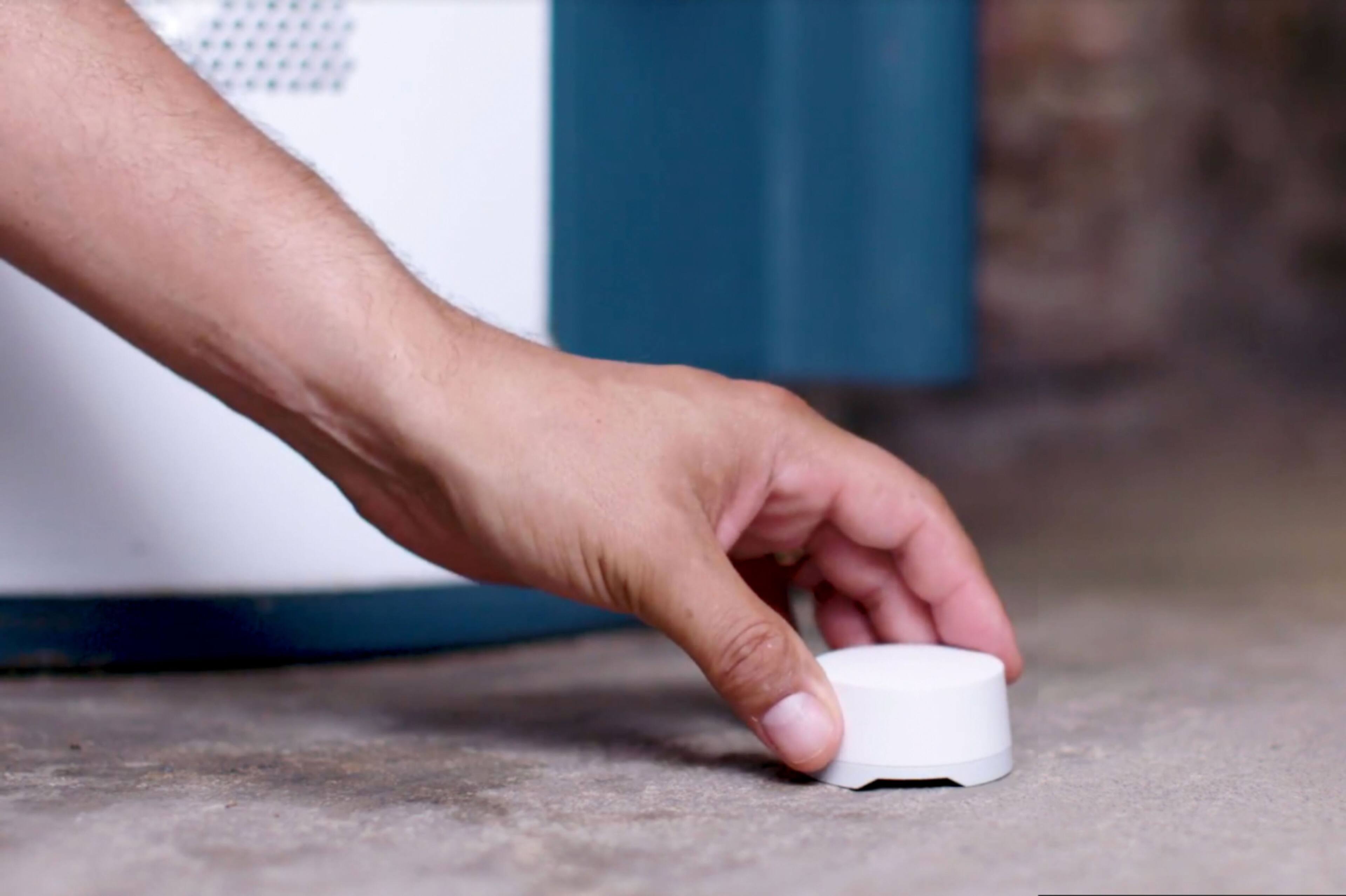 Alt View 12. SimpliSafe - Water Sensor - White.