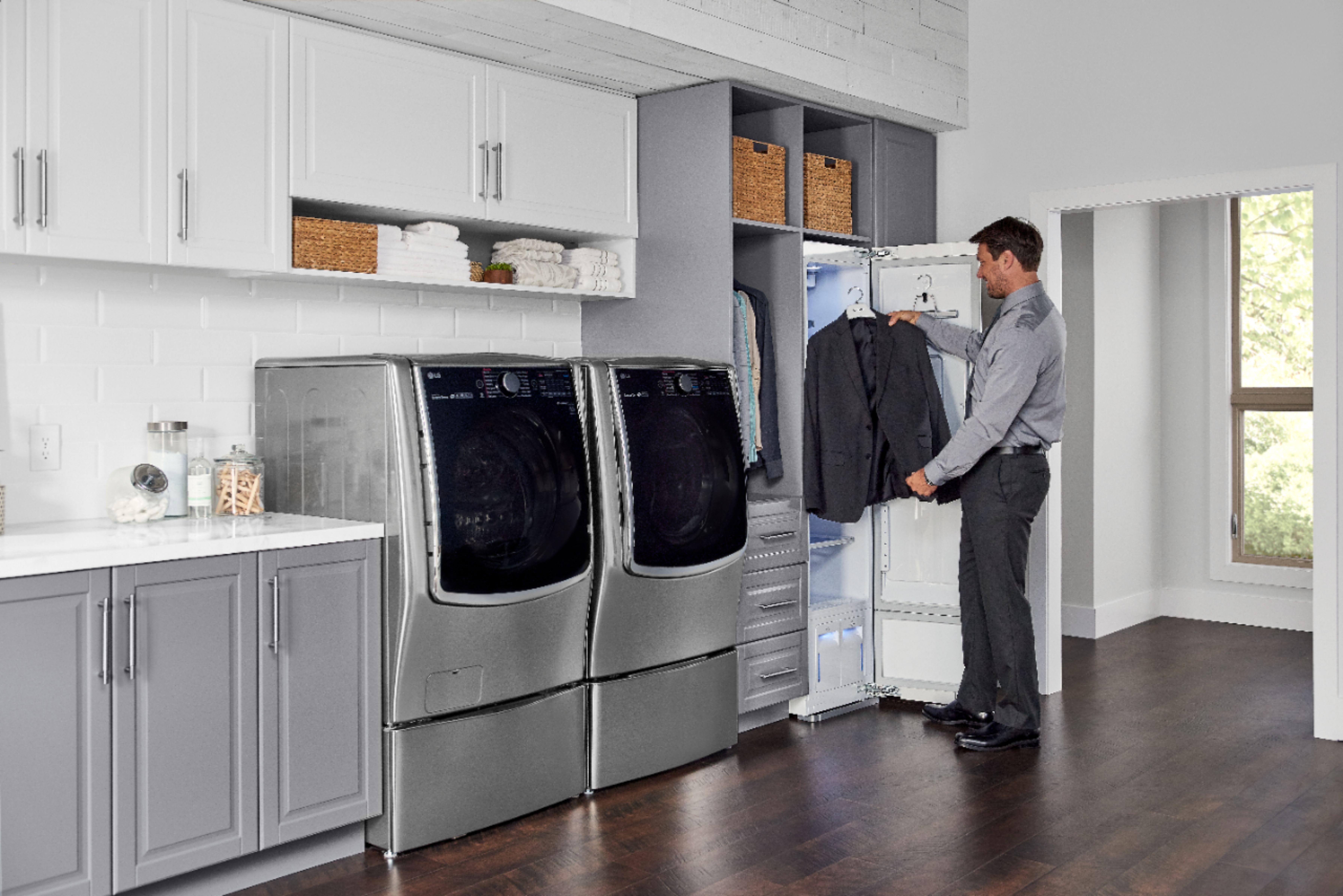 LG - S3WFBN - LG Styler® Smart wi-fi Enabled Steam Closet with TrueSteam®  Technology and Exclusive Moving Hangers